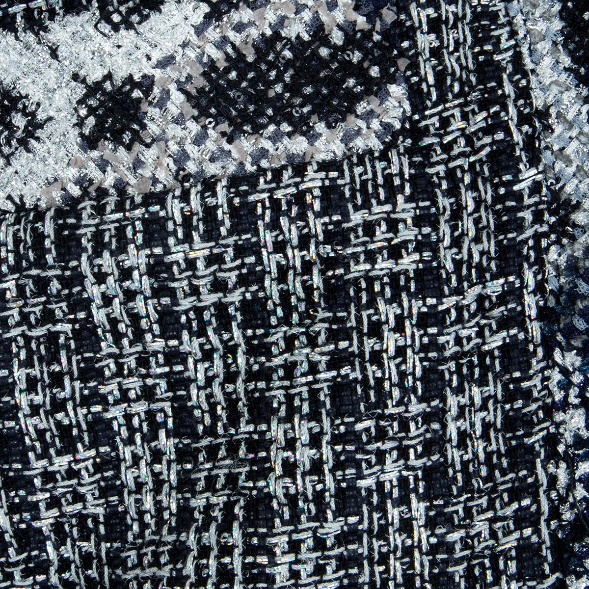 CHANEL black & silver cotton blend V-NECK TWEED Coat Jacket 38 S For Sale 2