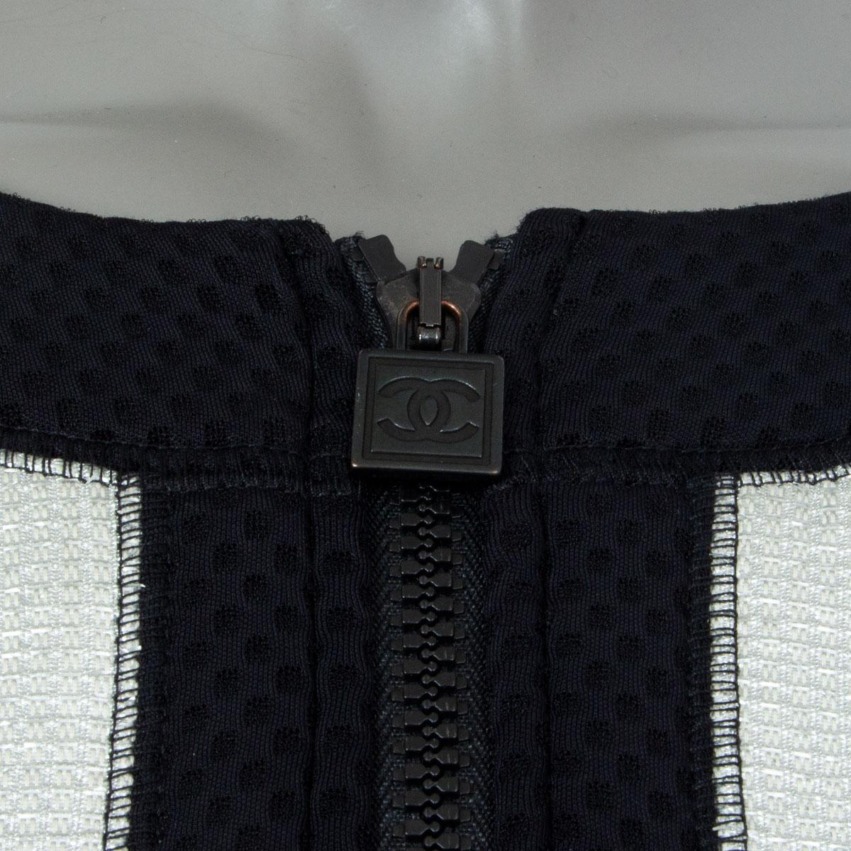 Women's CHANEL black & silver CROPPED SHORT SLEEVE Jacket 34 XXS 07P