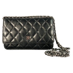 CHANEL Schwarz Silber Gestepptes Leder Portemonnaie Handtasche