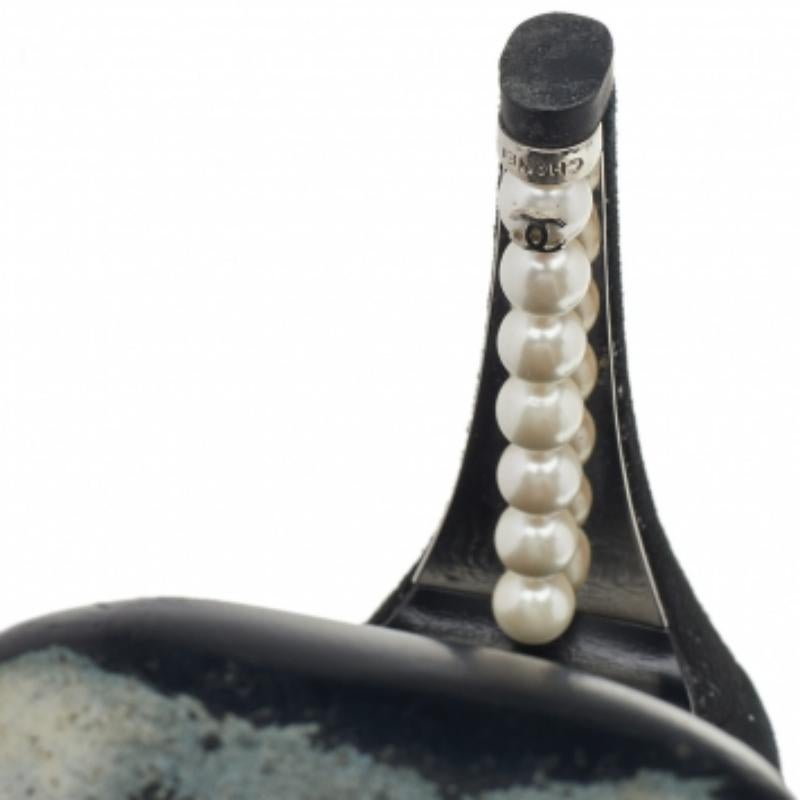 Chanel Bottines à talons en daim et perles noires/argentées à lacets, Taille 38 en vente 1