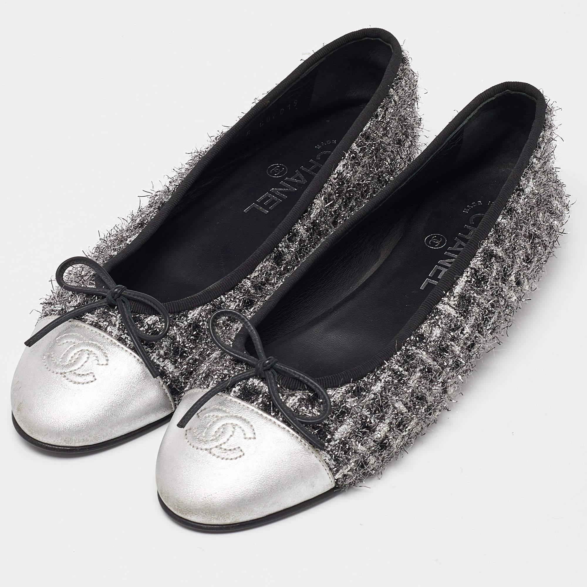 Chanel Black/Silver Tweed and Leather CC Ballet Flats Size 39 4