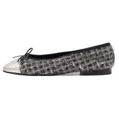 Chanel Black/Silver Tweed and Leather CC Ballet Flats Size 39