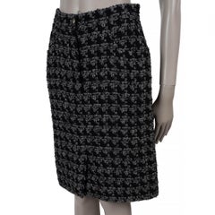 CHANEL black & silver wool 17B HOUNDSTOOTH LUREX TWEED Skirt 42 L
