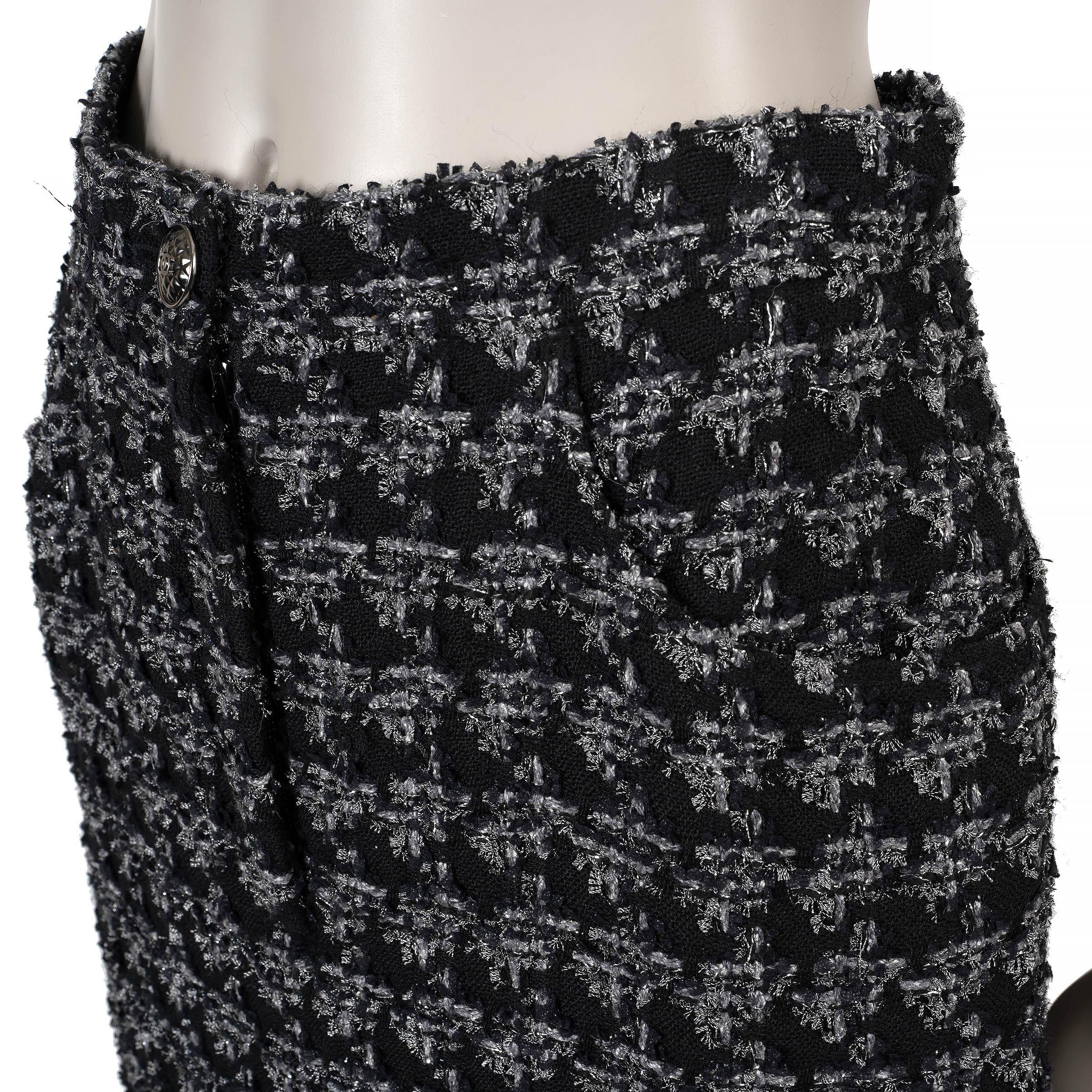 CHANEL 17B HOUNDSTOOTH LUREX TWEED Jupe 42 L en vente 1