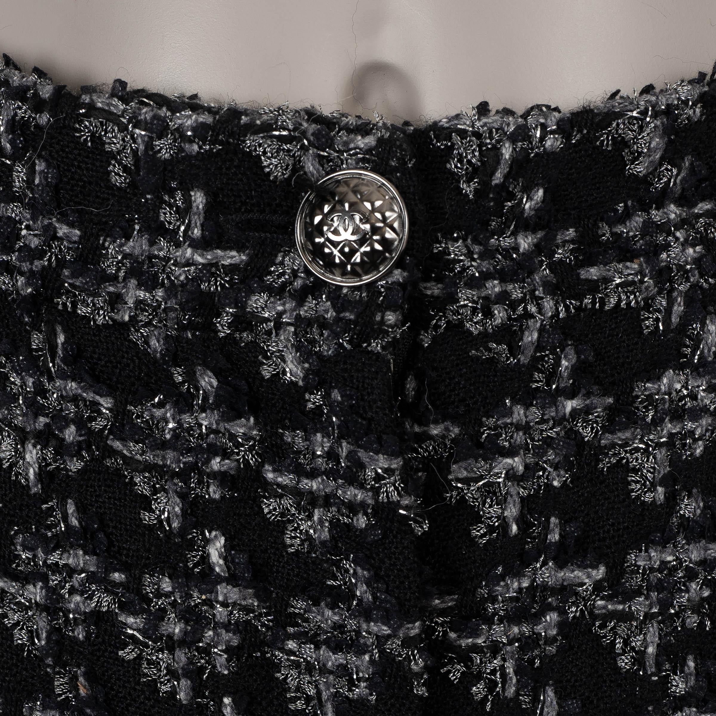 CHANEL 17B HOUNDSTOOTH LUREX TWEED Jupe 42 L en vente 2