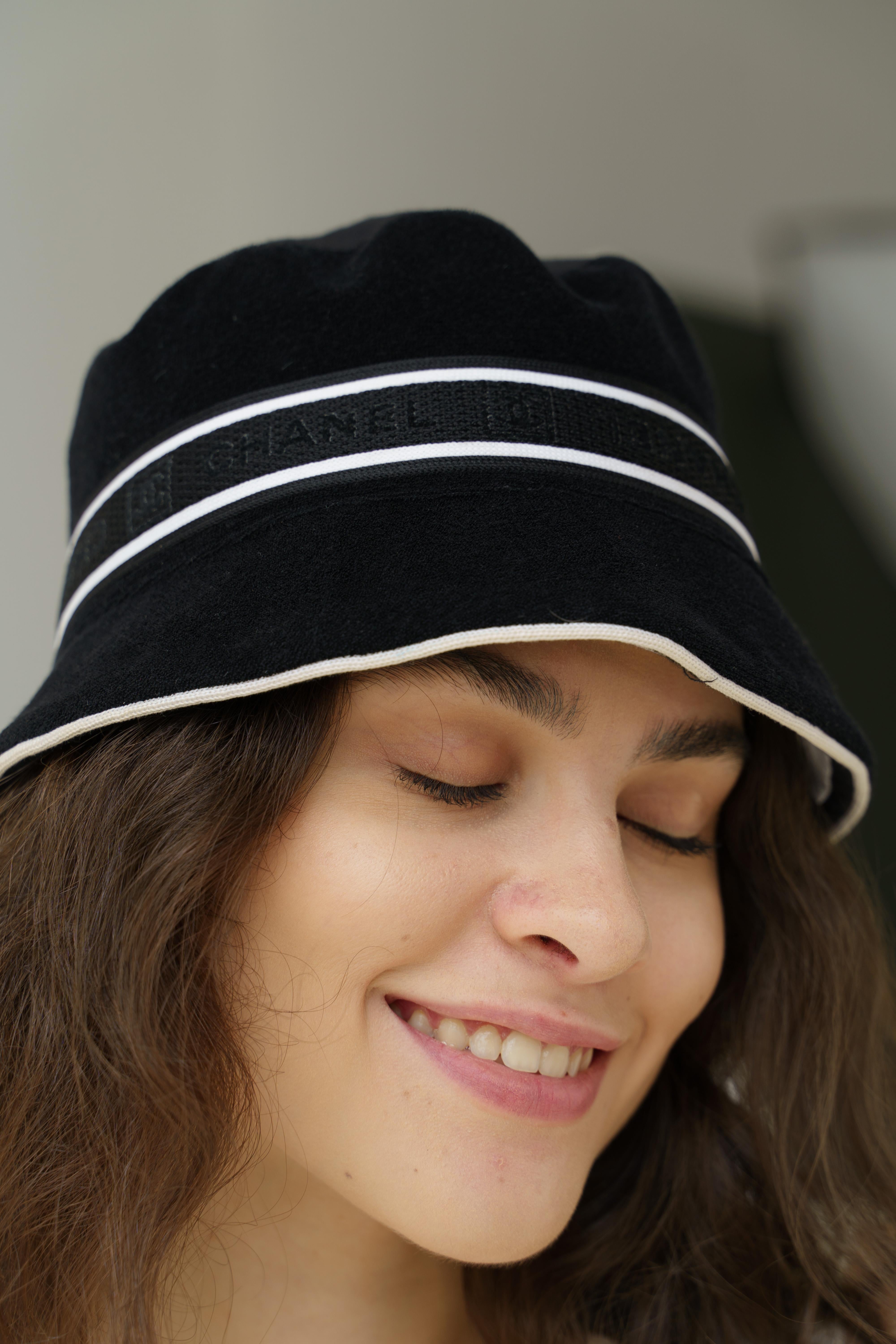 Chanel Black Sport Line CC Logo Bucket Hat Y2K In Excellent Condition For Sale In Алматинский Почтамт, KZ