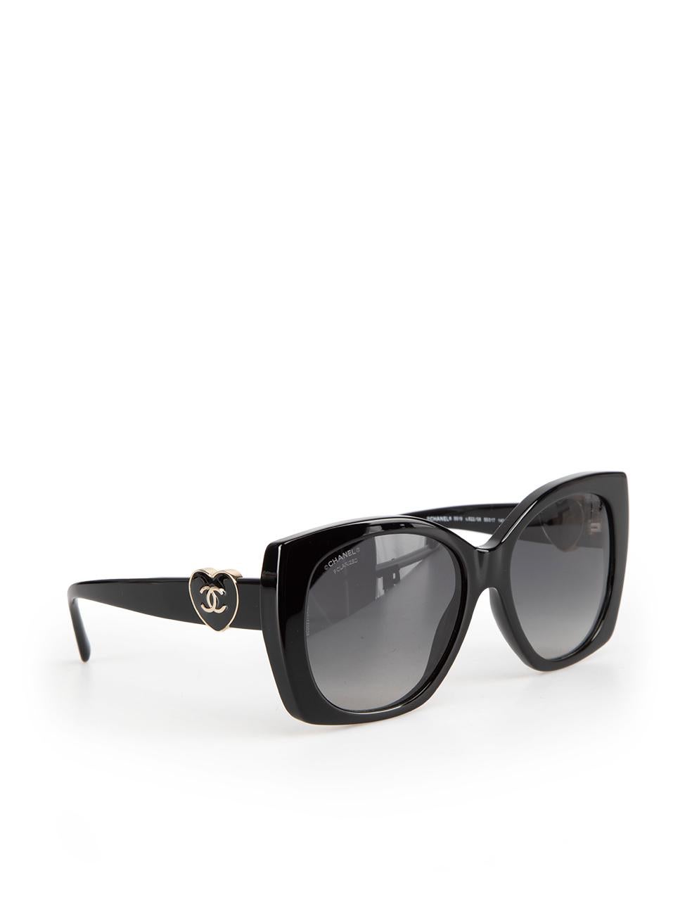 Chanel Black Square Heart Detail Sunglasses In New Condition For Sale In London, GB