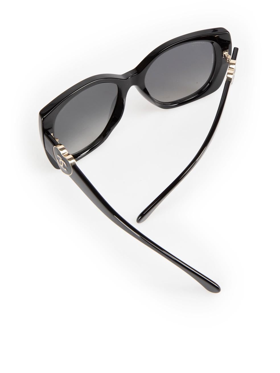 Chanel Black Square Heart Detail Sunglasses For Sale 3