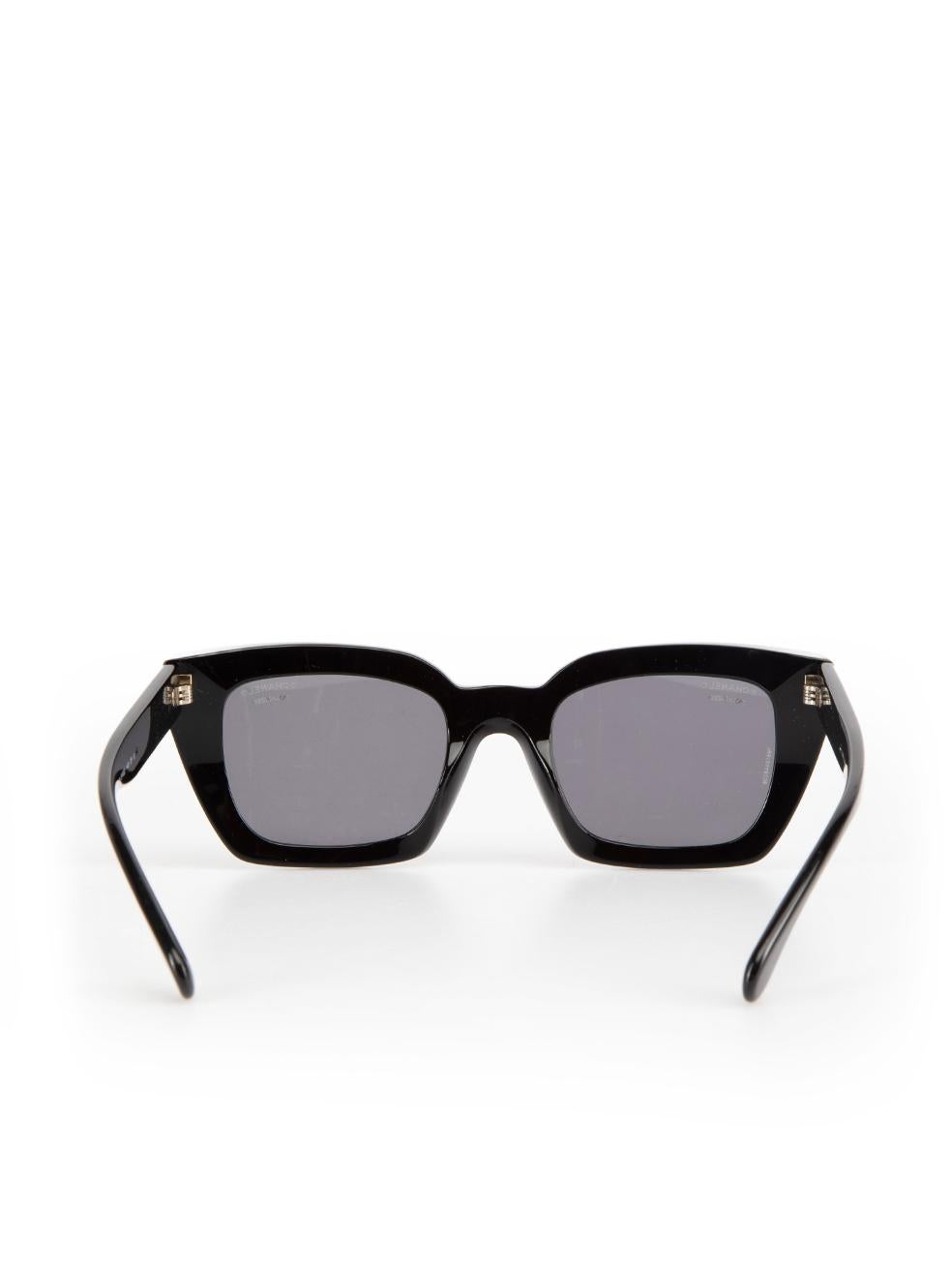 Women's Chanel Black Square Logo Chain Detail Sunglasses For Sale