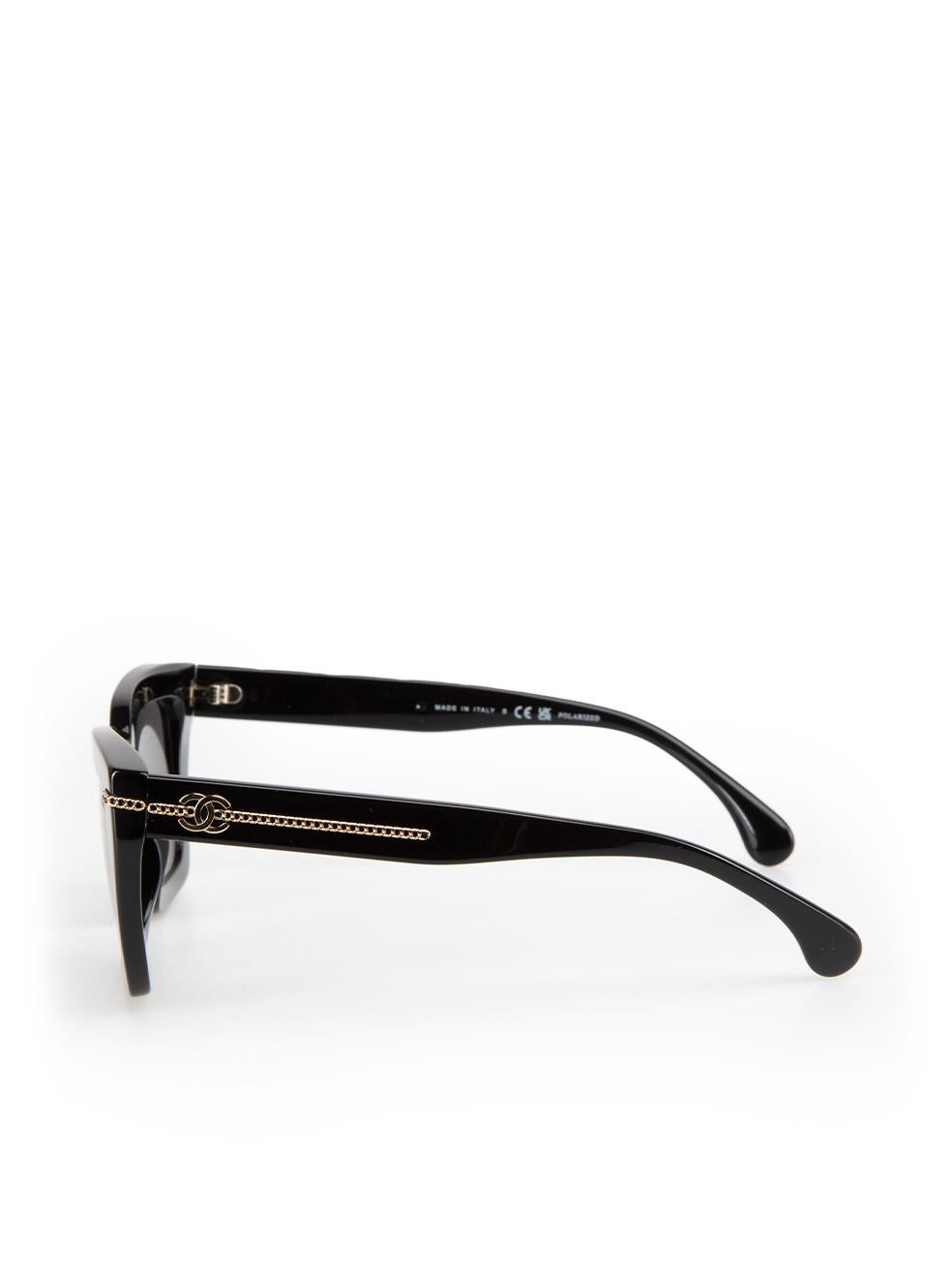 Chanel Black Square Logo Chain Detail Sunglasses For Sale 1