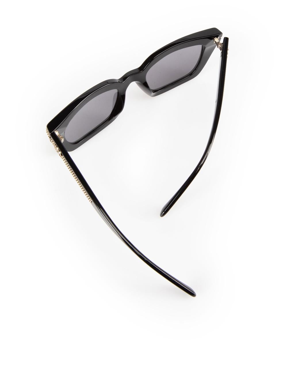 Chanel Black Square Logo Chain Detail Sunglasses For Sale 3