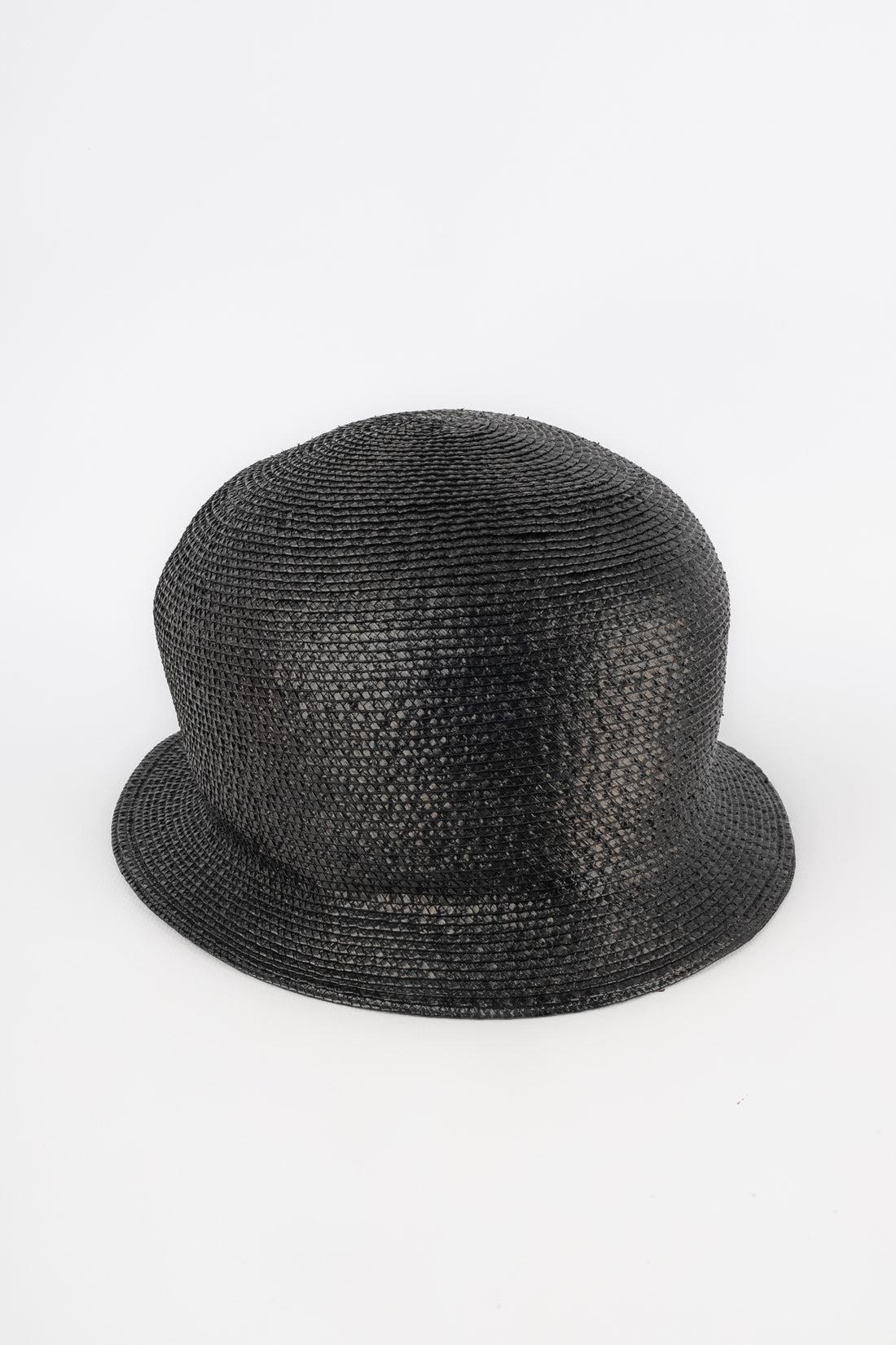 Chanel Black Straw Hat In Excellent Condition In SAINT-OUEN-SUR-SEINE, FR