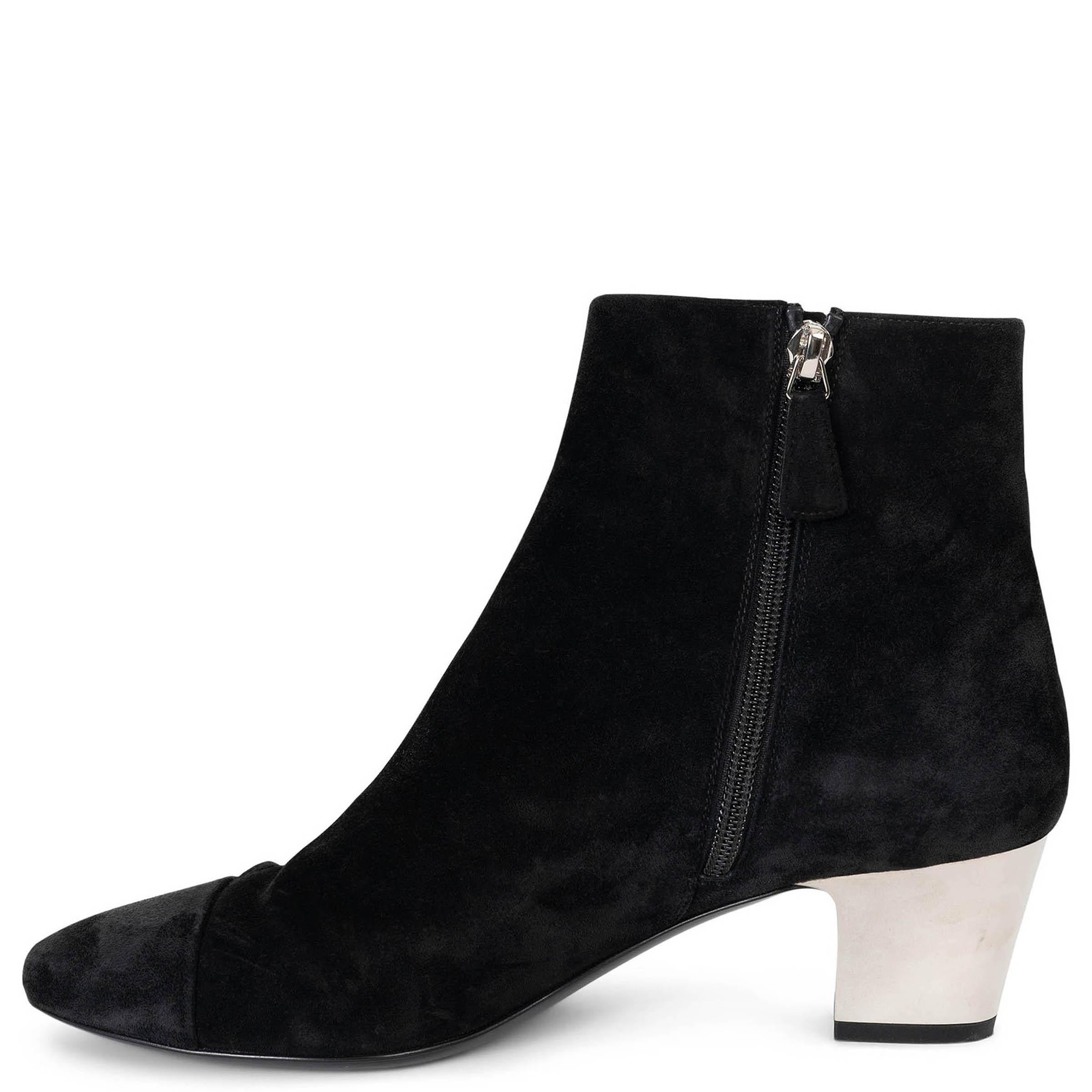 Noir CHANEL daim noir 18K CUT-OUT Ankle Boots Shoes 38 en vente