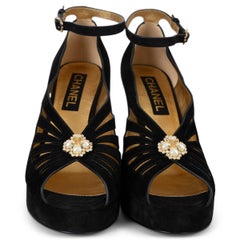 CHANEL black suede 24C LOS ANGELES PEARL PEEP-TOE Pumps Shoes 39.5