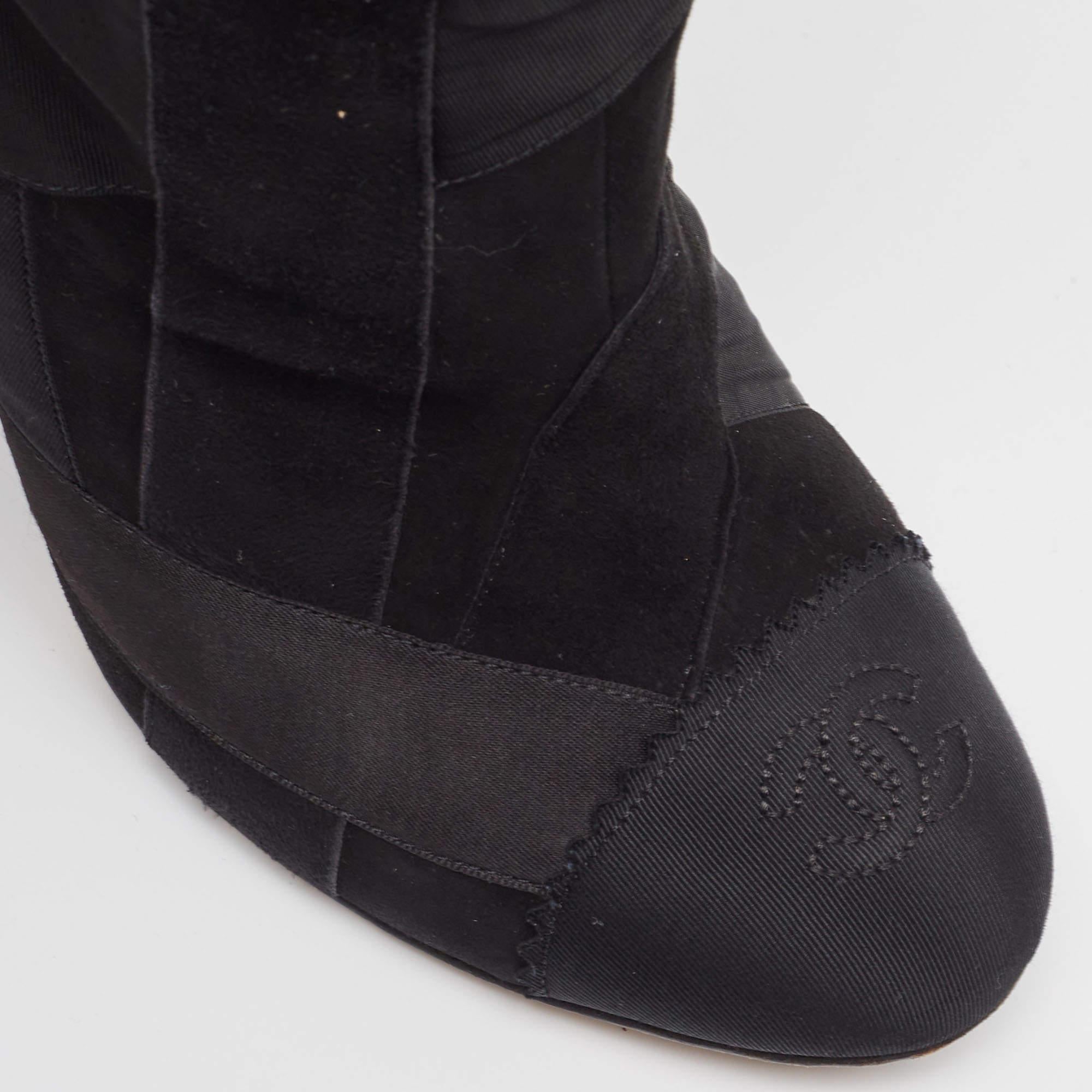 Chanel Black Suede and Grosgrain CC Cap Toe Knee Length Boots Size 39 For Sale 4