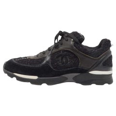 Chanel Black Suede and Tweed Interlocking CC Logo Low Top Sneakers Size 40.5