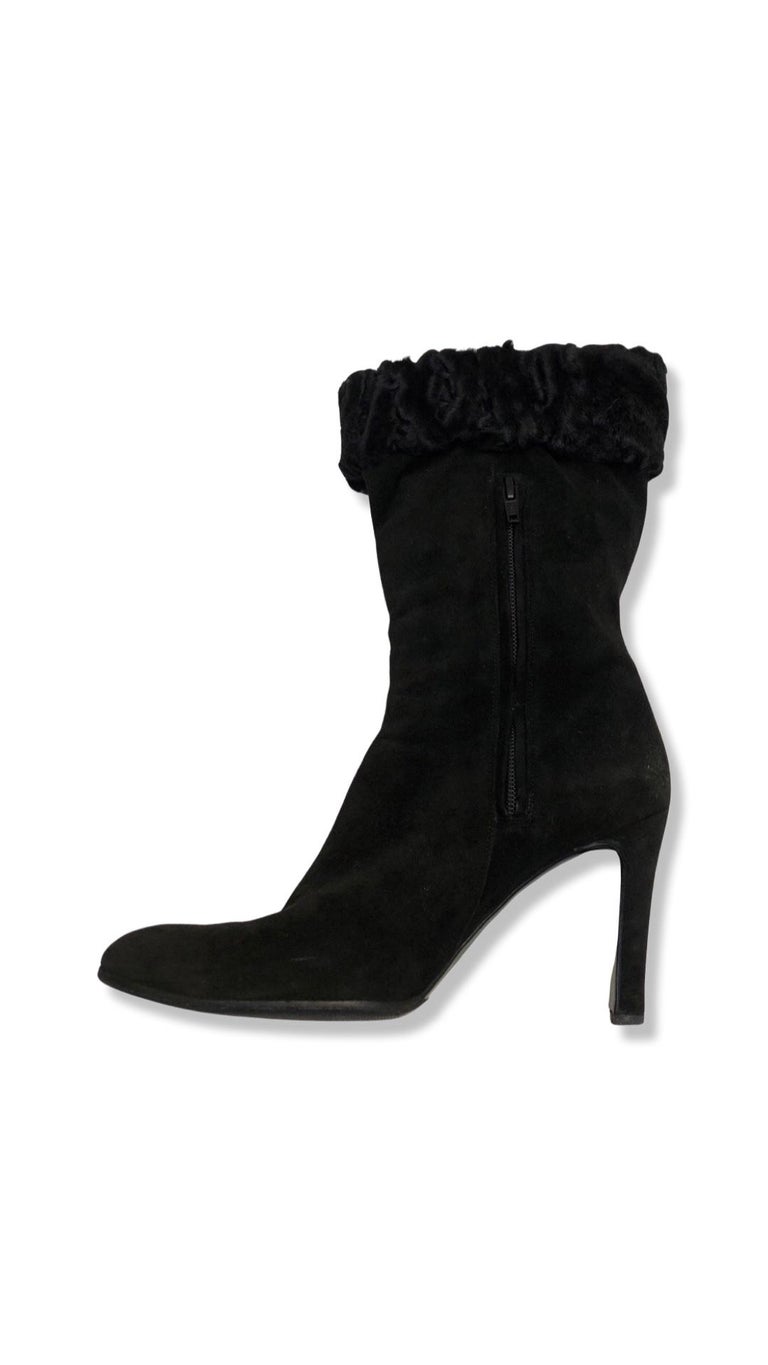 Chanel Black Suede Ankle Boots with Black Fur Trim In Excellent Condition For Sale In Sheung Wan, HK
