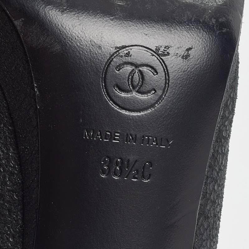 Chanel Black Suede CC Cap Toe Pumps Size 38.5 For Sale 4