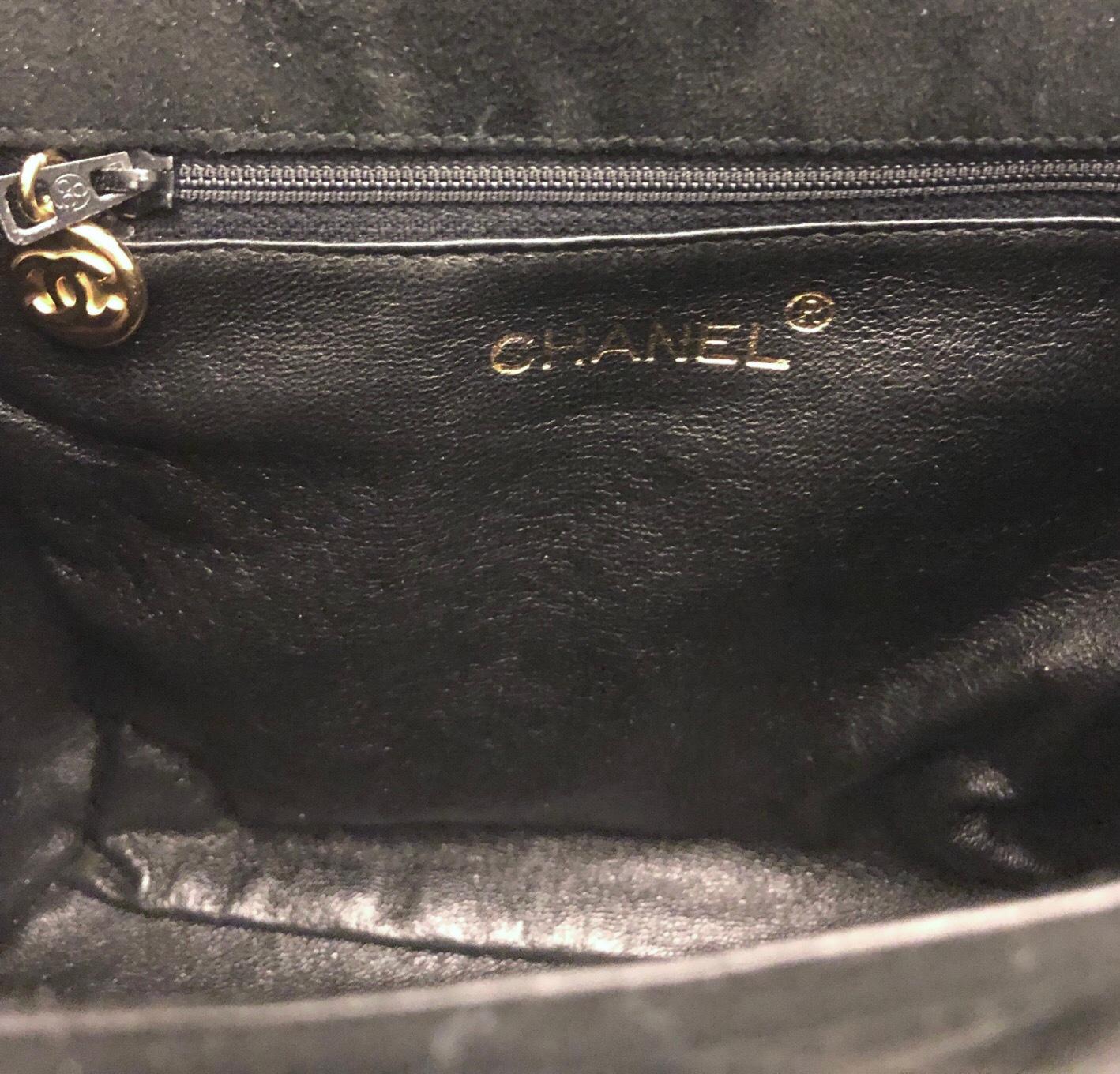 Chanel Black Suede CC Turn-Lock Flap Handbag For Sale 2