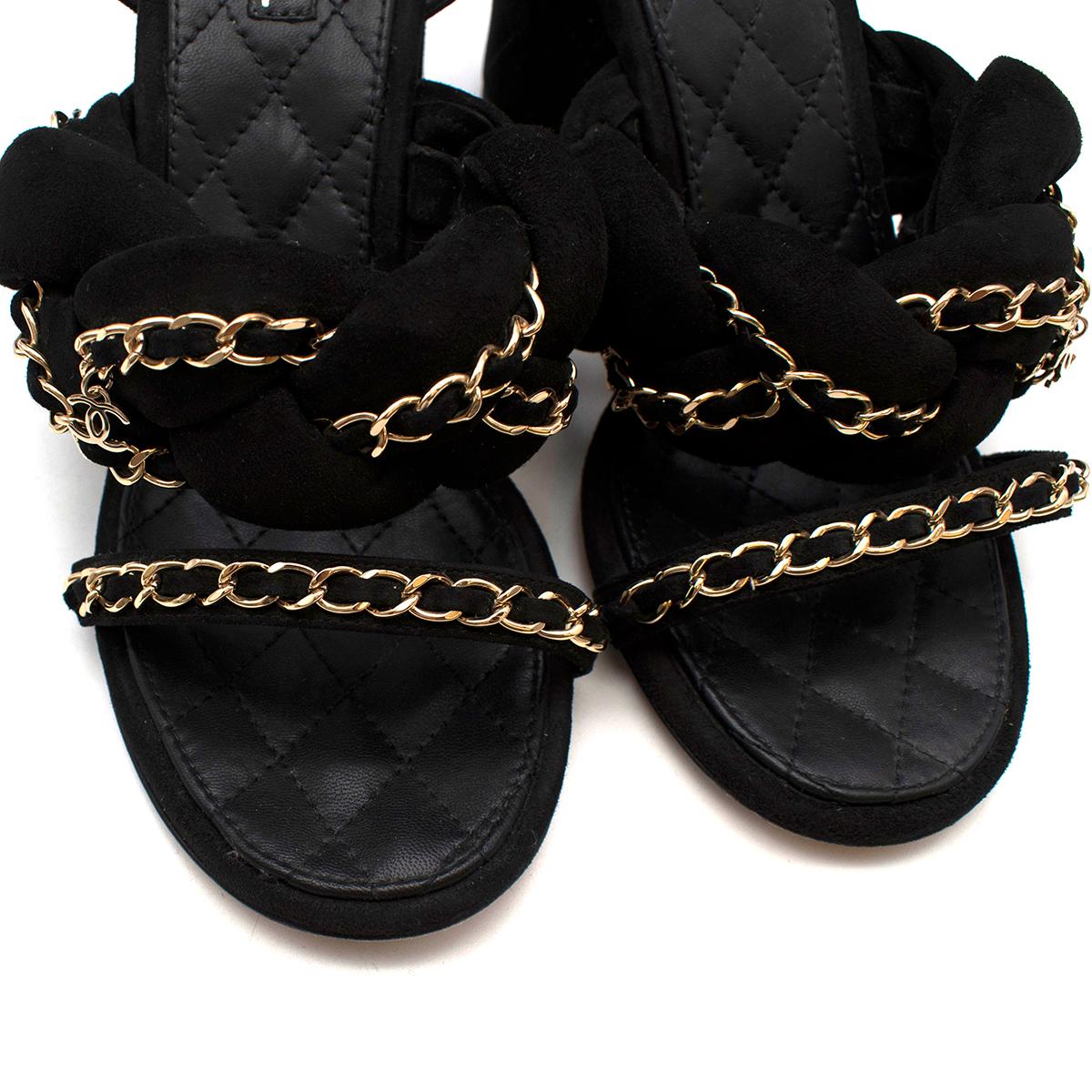 Chanel Black Suede Chain Trim Block Heeled Sandals - US size 7 In Excellent Condition For Sale In London, GB