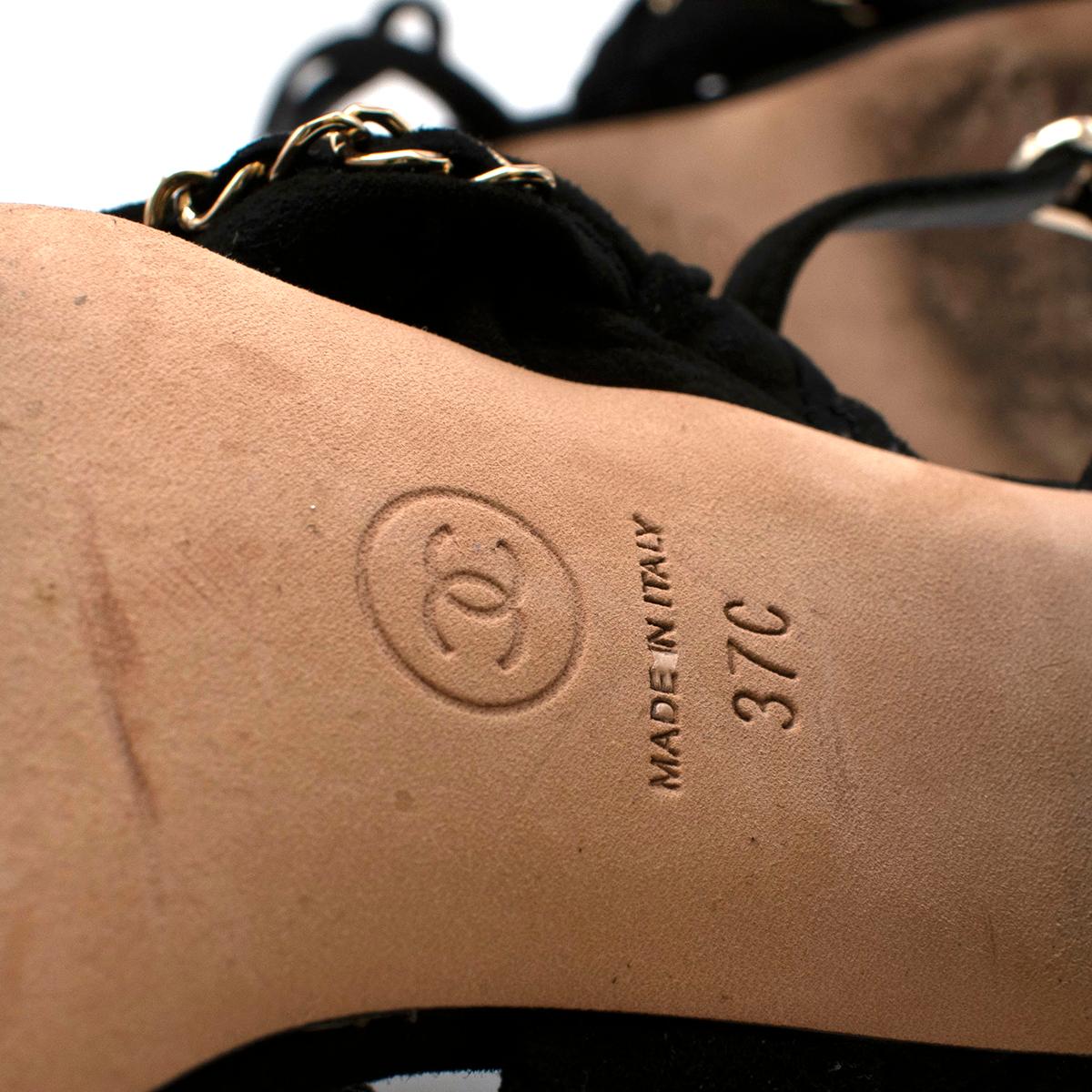 Chanel Black Suede Chain Trim Block Heeled Sandals - US size 7 For Sale 3