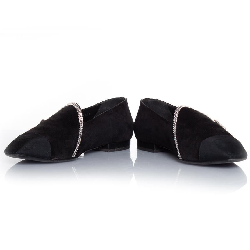 Noir Chanel, Mocassins en daim noir avec étoile de comète en vente