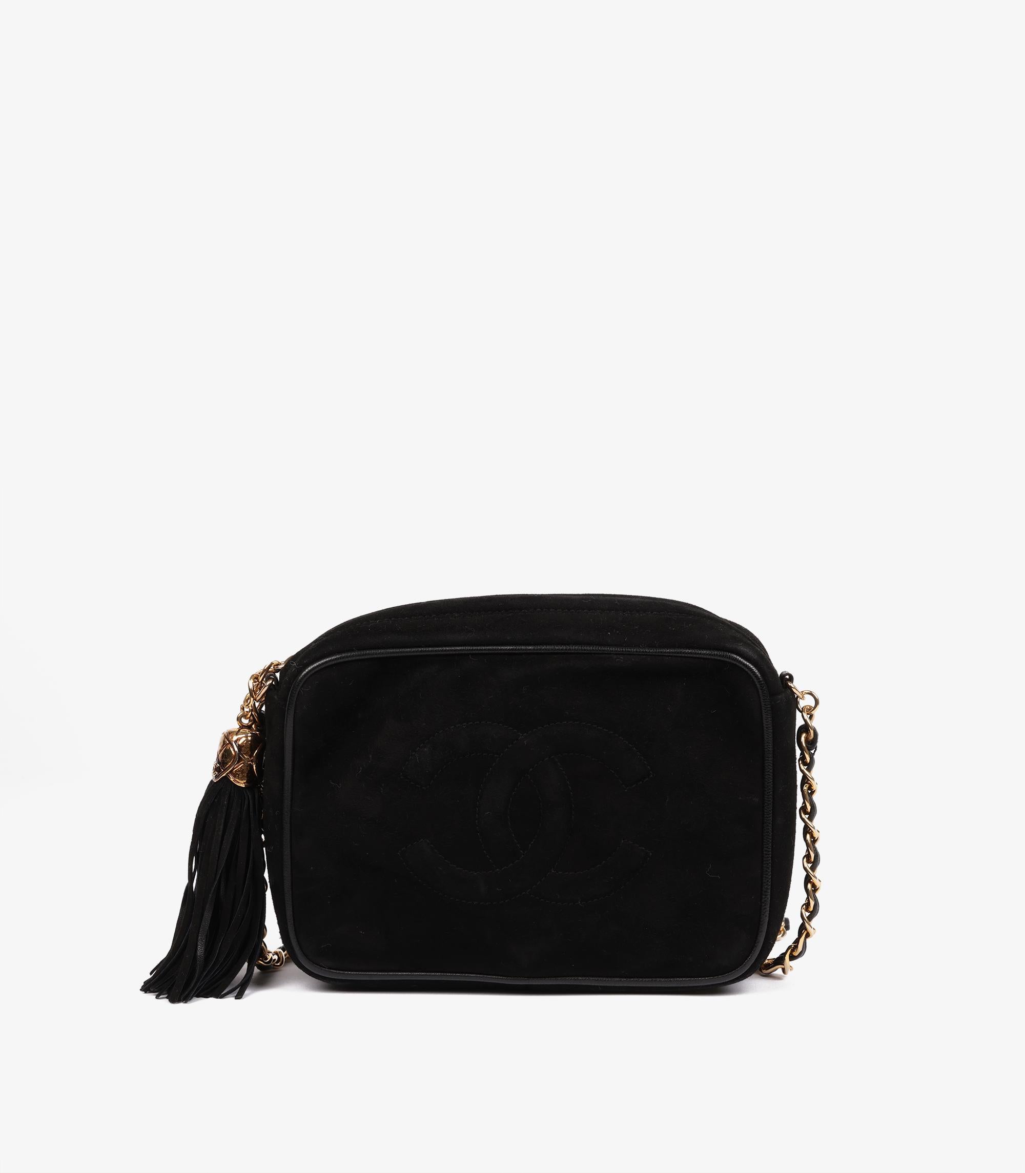 Femenino o masculino Chanel Mini bolso de cámara de ante y piel de cordero negra Vintage Timeless Fringe en venta