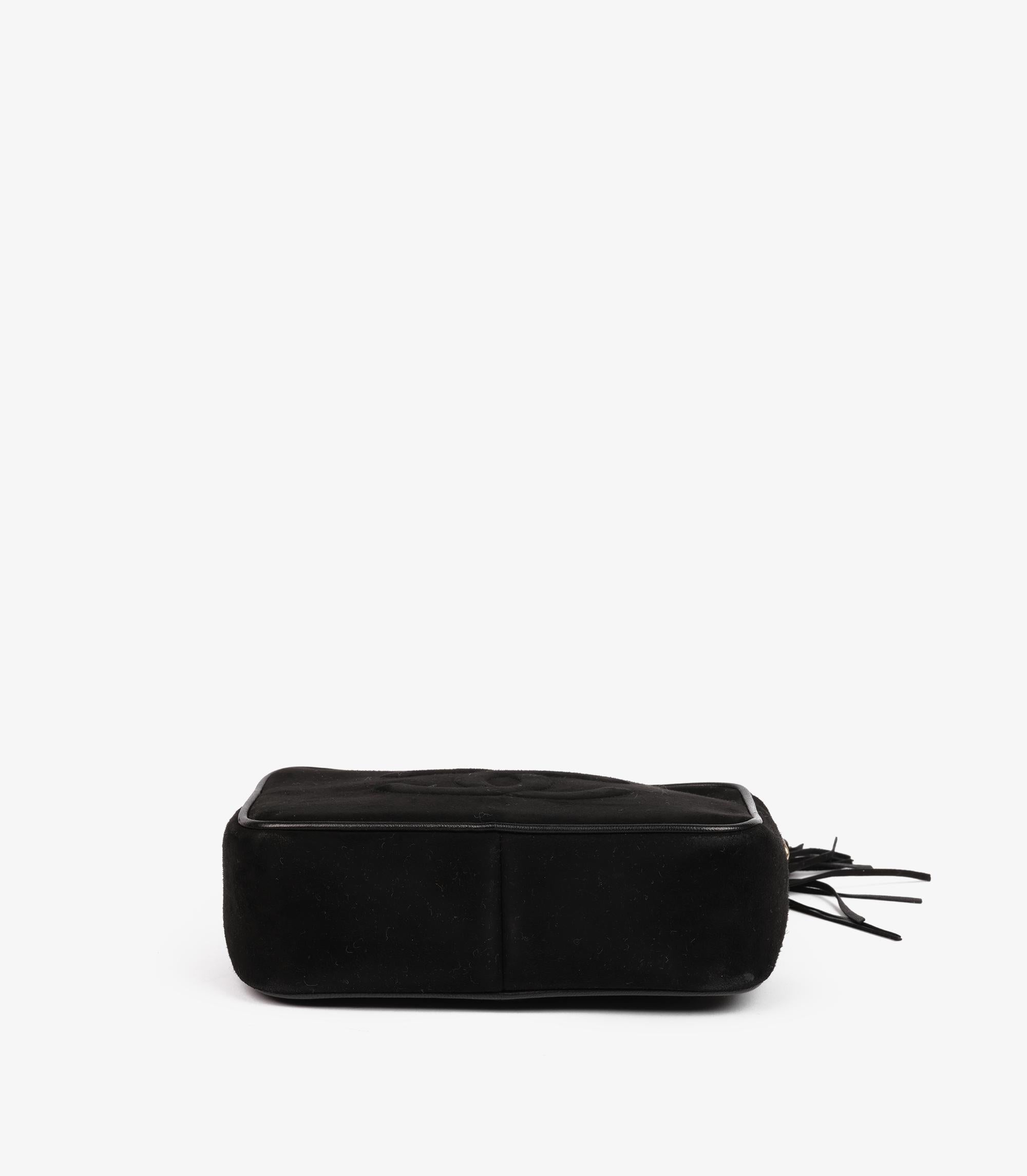 Chanel Mini bolso de cámara de ante y piel de cordero negra Vintage Timeless Fringe en venta 2