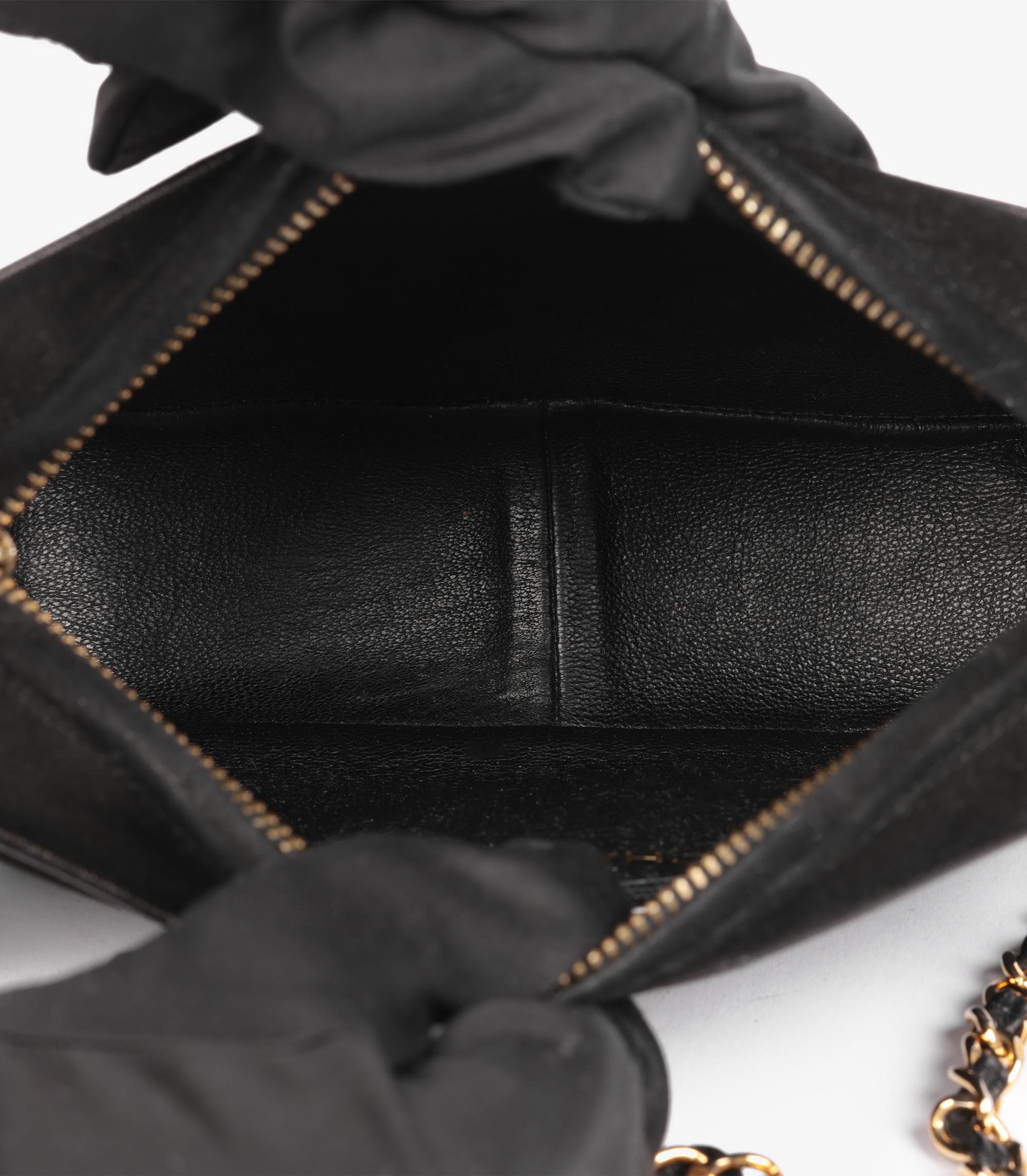 Chanel Mini bolso de cámara de ante y piel de cordero negra Vintage Timeless Fringe en venta 3