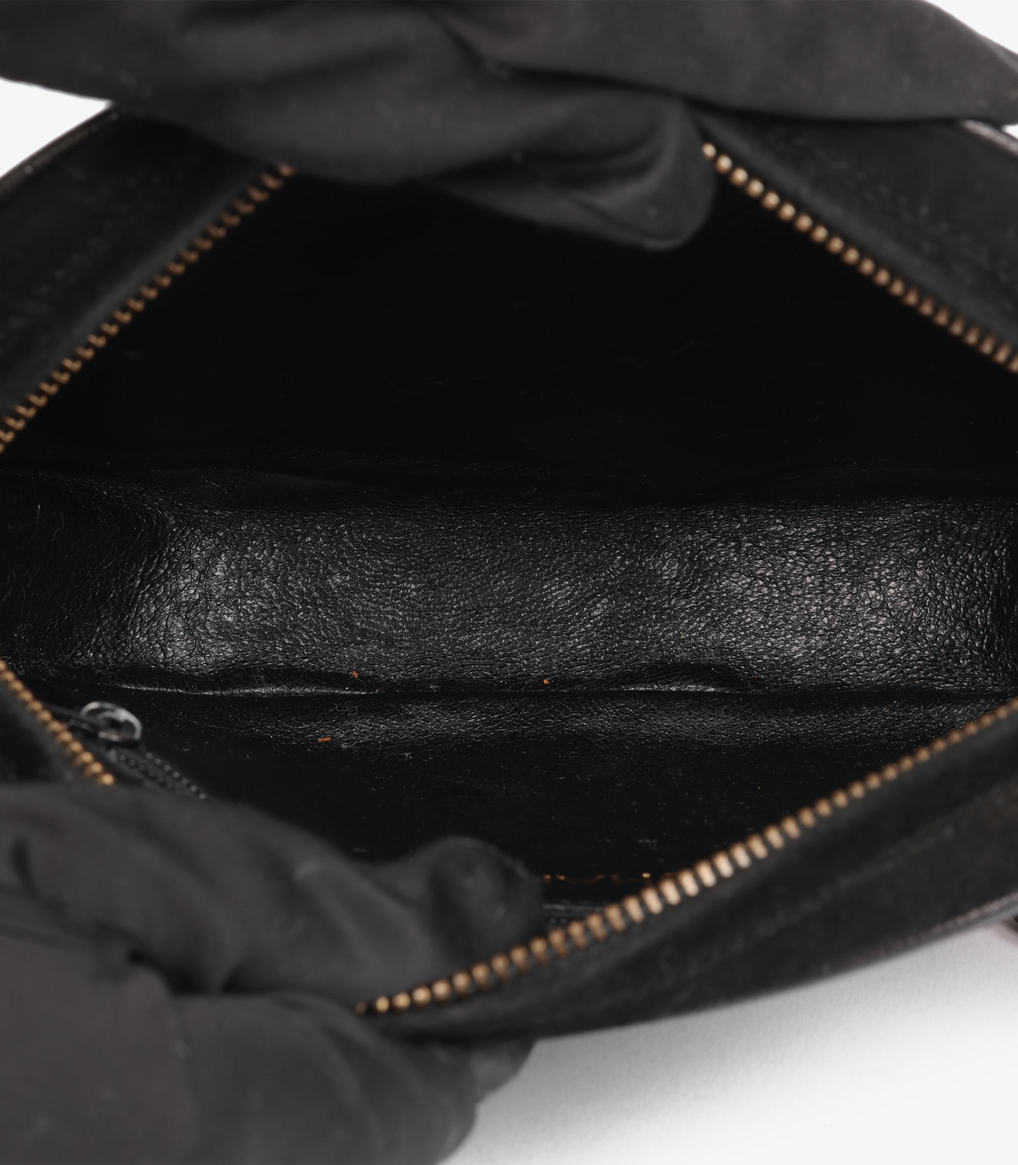 Chanel Black Suede & Leather Vintage Mini Oval Timeless Fringe Shoulder Bag en vente 3