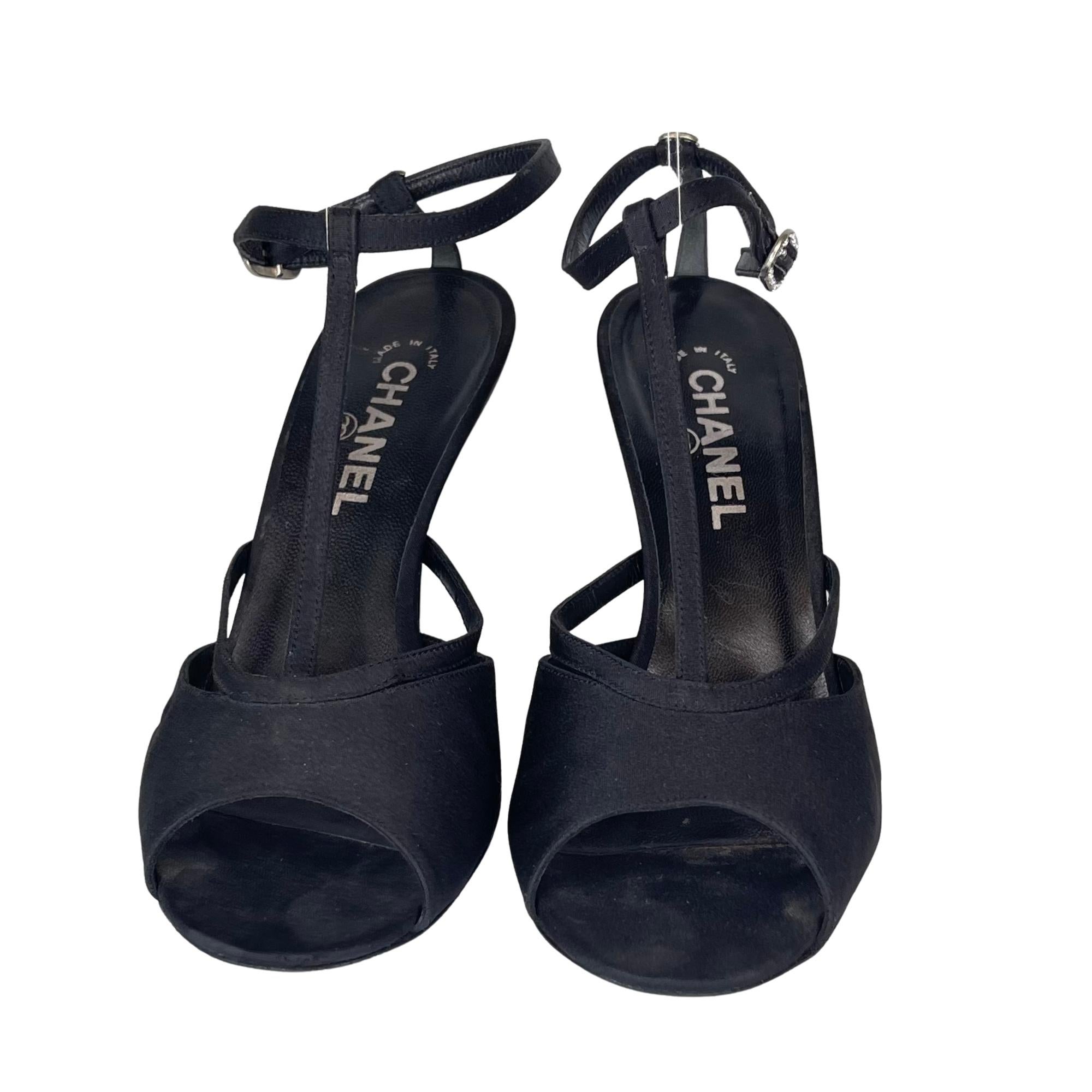 Chanel Black Suede Open Toe Sandal Pump (38.5 EU) In Excellent Condition For Sale In Montreal, Quebec