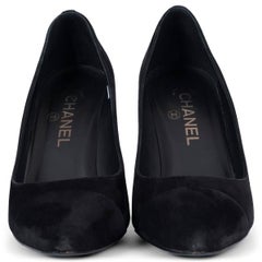 CHANEL black suede POINTE TOE Pumps Shoes 38.5