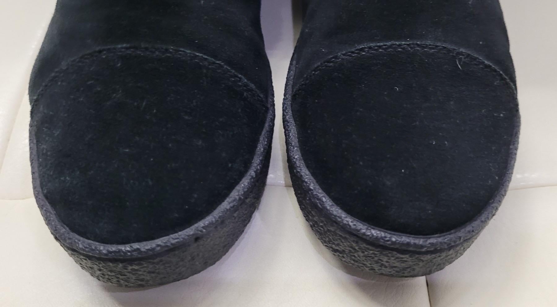 Women's Chanel Black Suede Shearling CC Logo Boots  For Sale