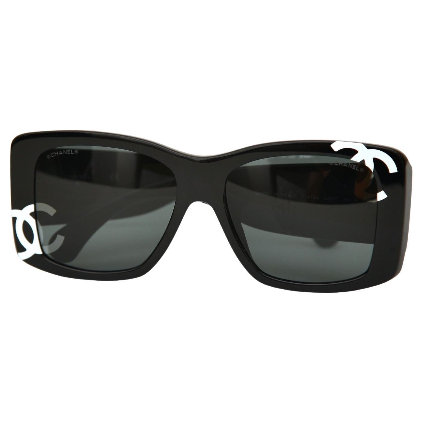 CHANEL Black Sunglasses CC Logo White 71472A Acetate Square Grey Lens 22A
