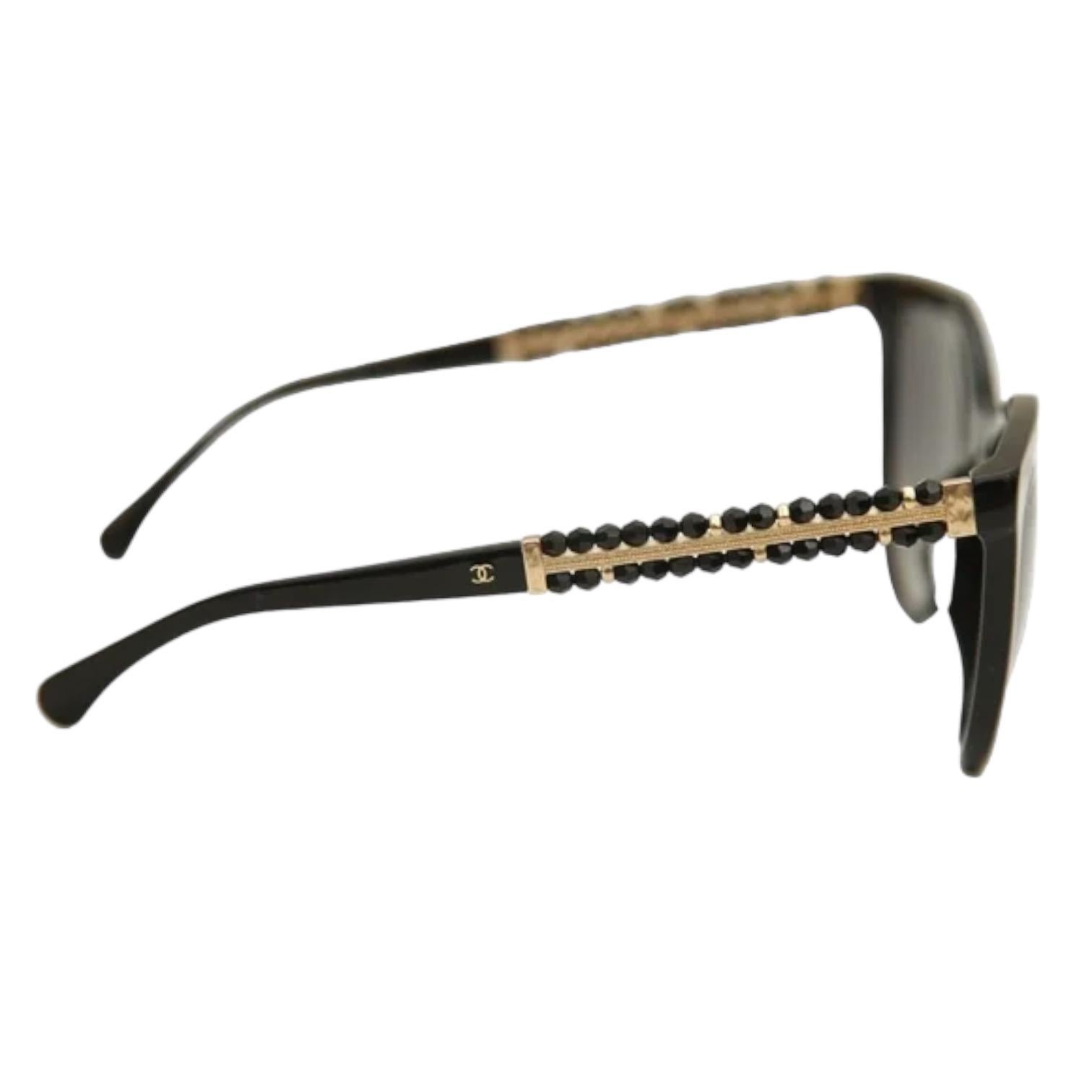 Chanel Schwarze Sonnenbrille Polarisiert Grau Lens Perlen Gold HW 5376B-A c501-S8 im Zustand „Gut“ in Hollywood, FL