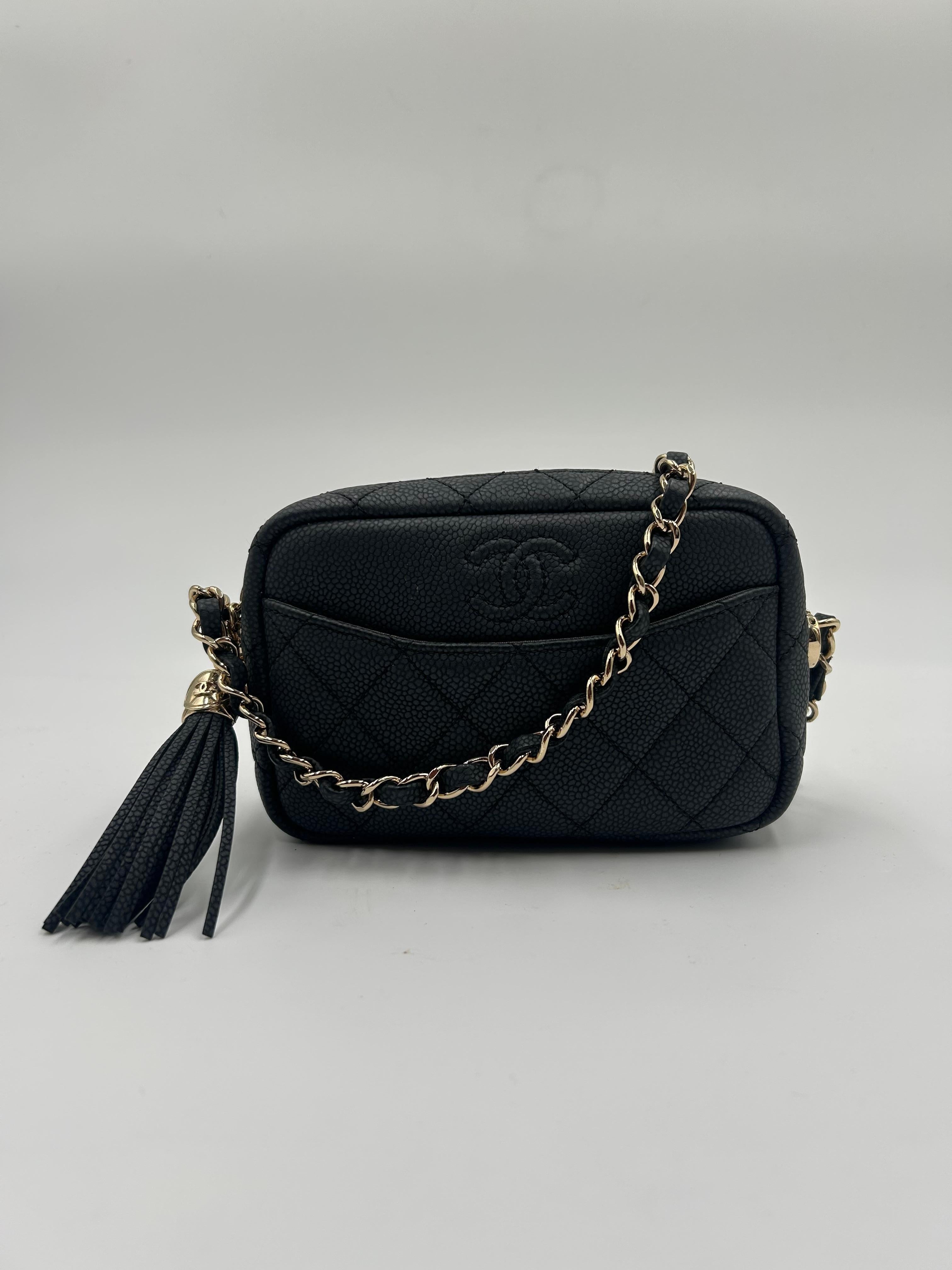 Chanel Black Tassel Camera Bag 2018. Beautiful bag in pristine condition, collection 2018-2019. Perfect to elevate any outfit from day time to night time. Bag from Ventes Privée 2022, the leather is high quality, this bag was first designed in the
