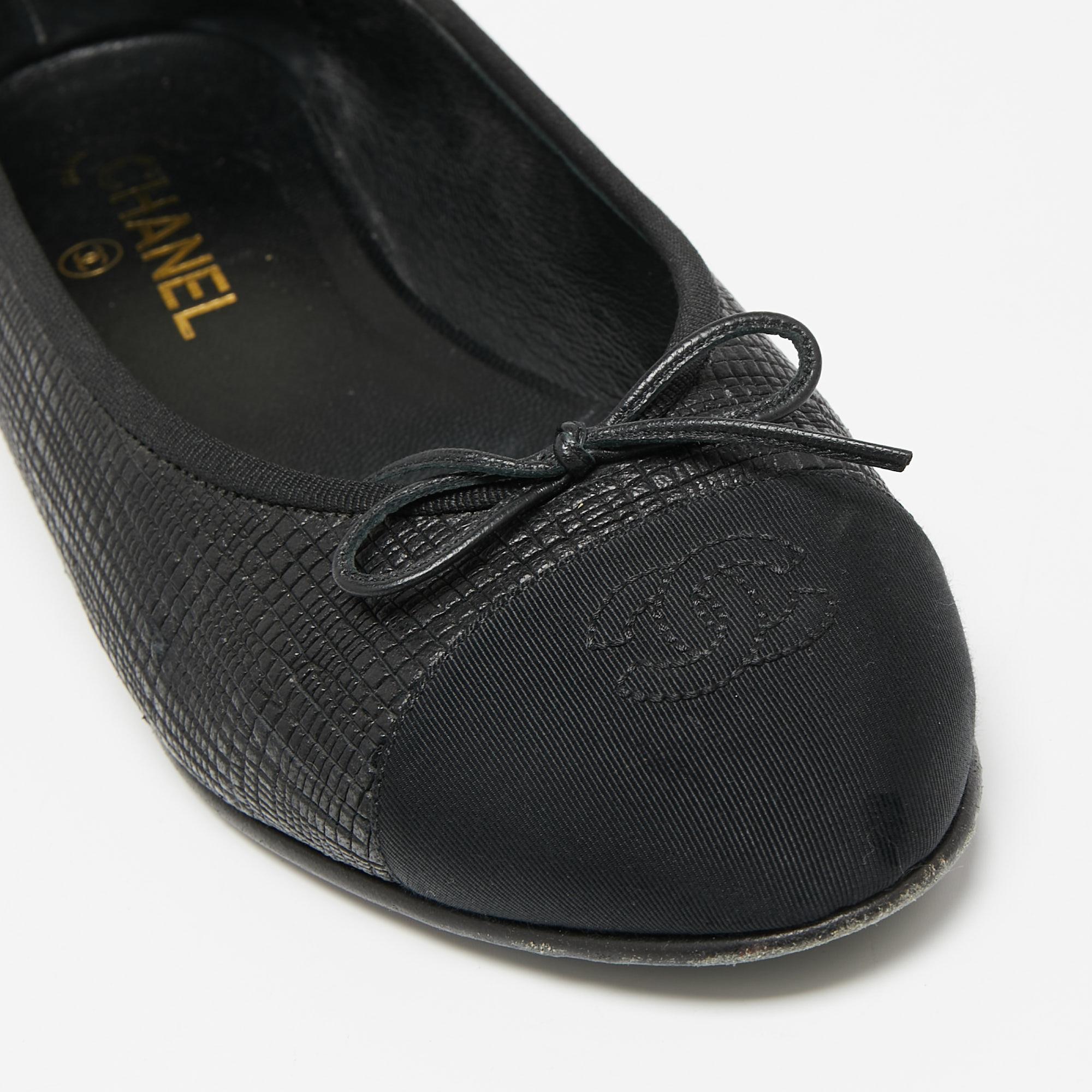 Chanel Black Textured Leather and Fabric CC Cap-Toe Bow Ballet Flats Size 40 1