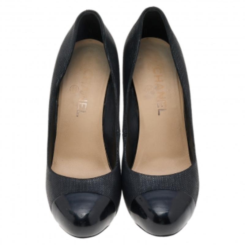 Chanel Black Textured Leather CC Cap Toe Pumps Size 38.5 1