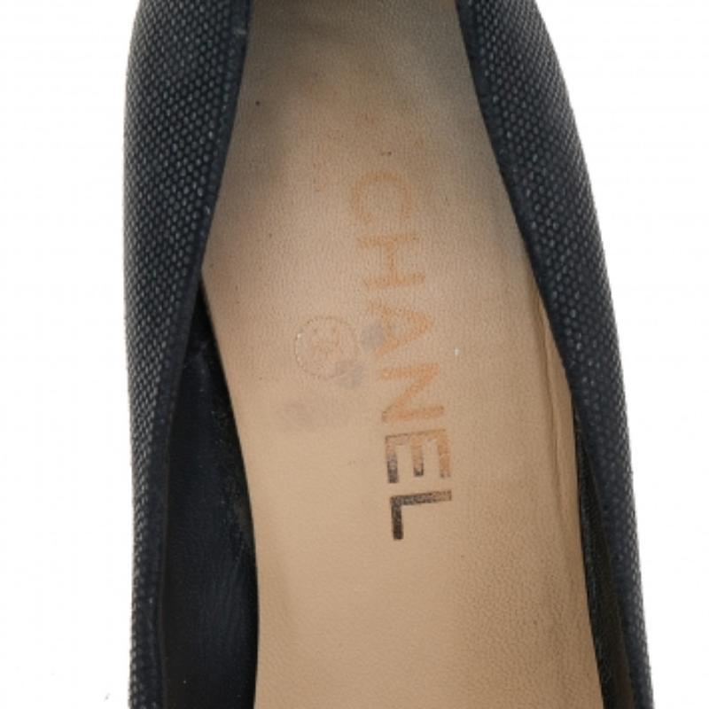 Chanel Black Textured Leather CC Cap Toe Pumps Size 38.5 2