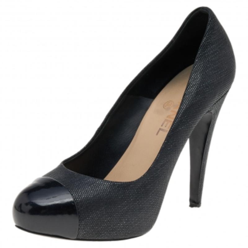 Chanel Black Textured Leather CC Cap Toe Pumps Size 38.5 3
