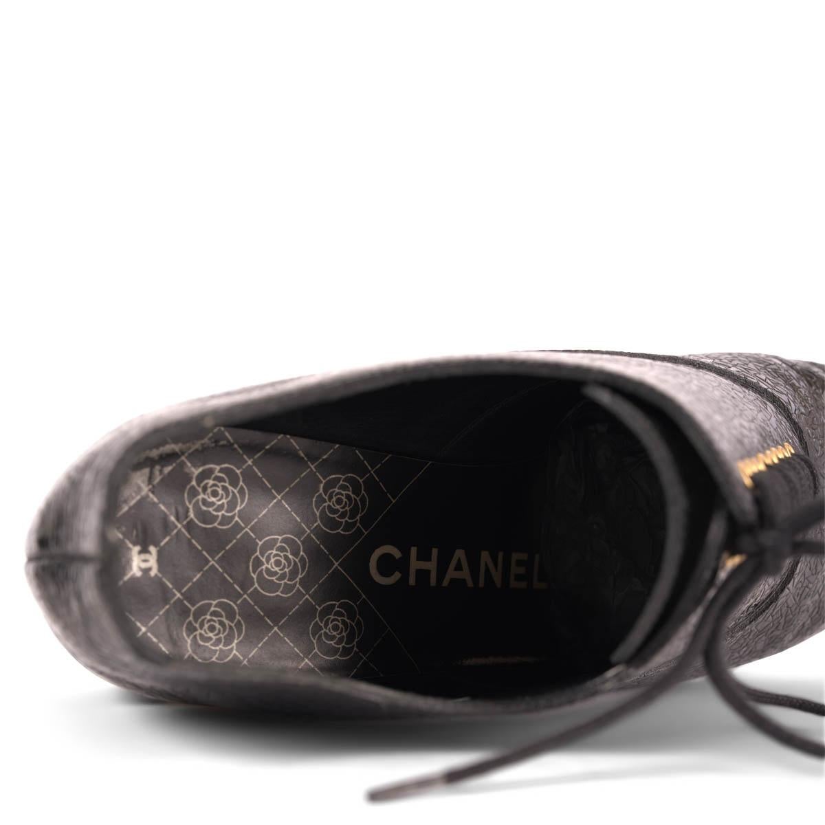 CHANEL black textured patent leather 2017 17C CUBA Lace-Up Shoes 38.5 4