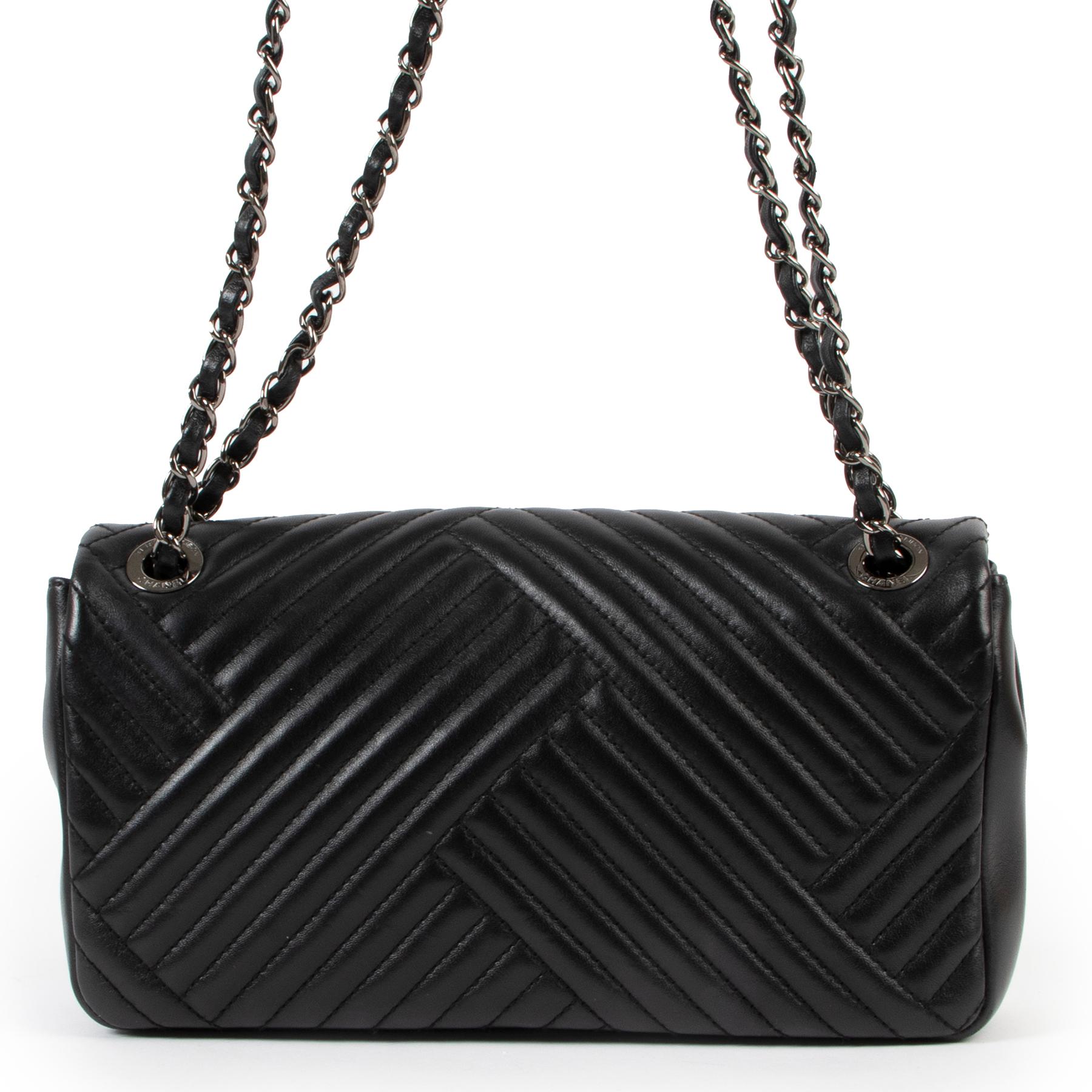 Chanel Black Timeless Chevron Flap Bag  In Excellent Condition In Antwerp, BE