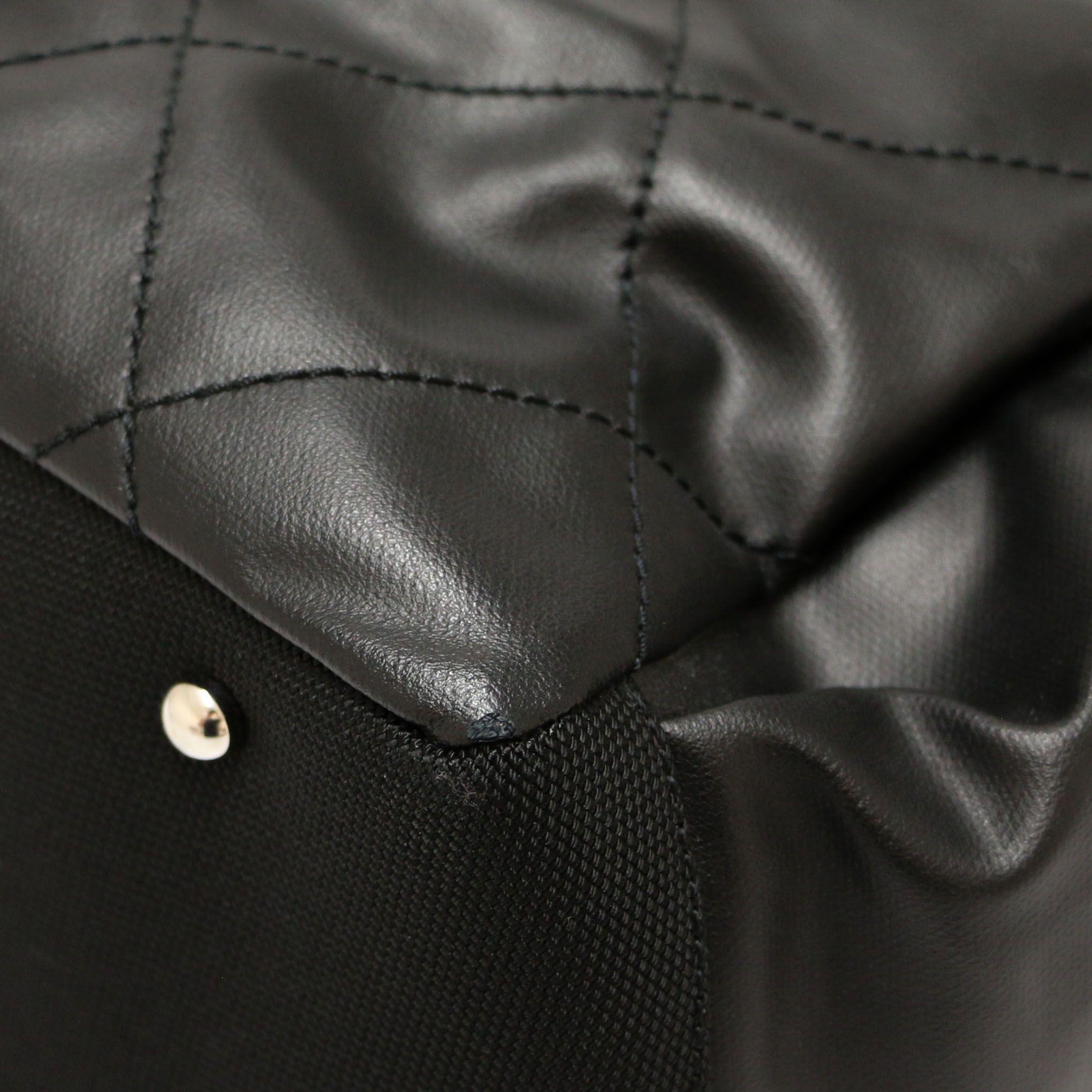 Chanel black tote bag For Sale 2