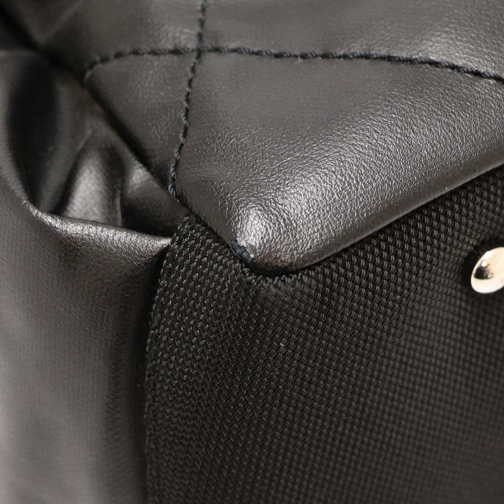 Chanel black tote bag For Sale 4