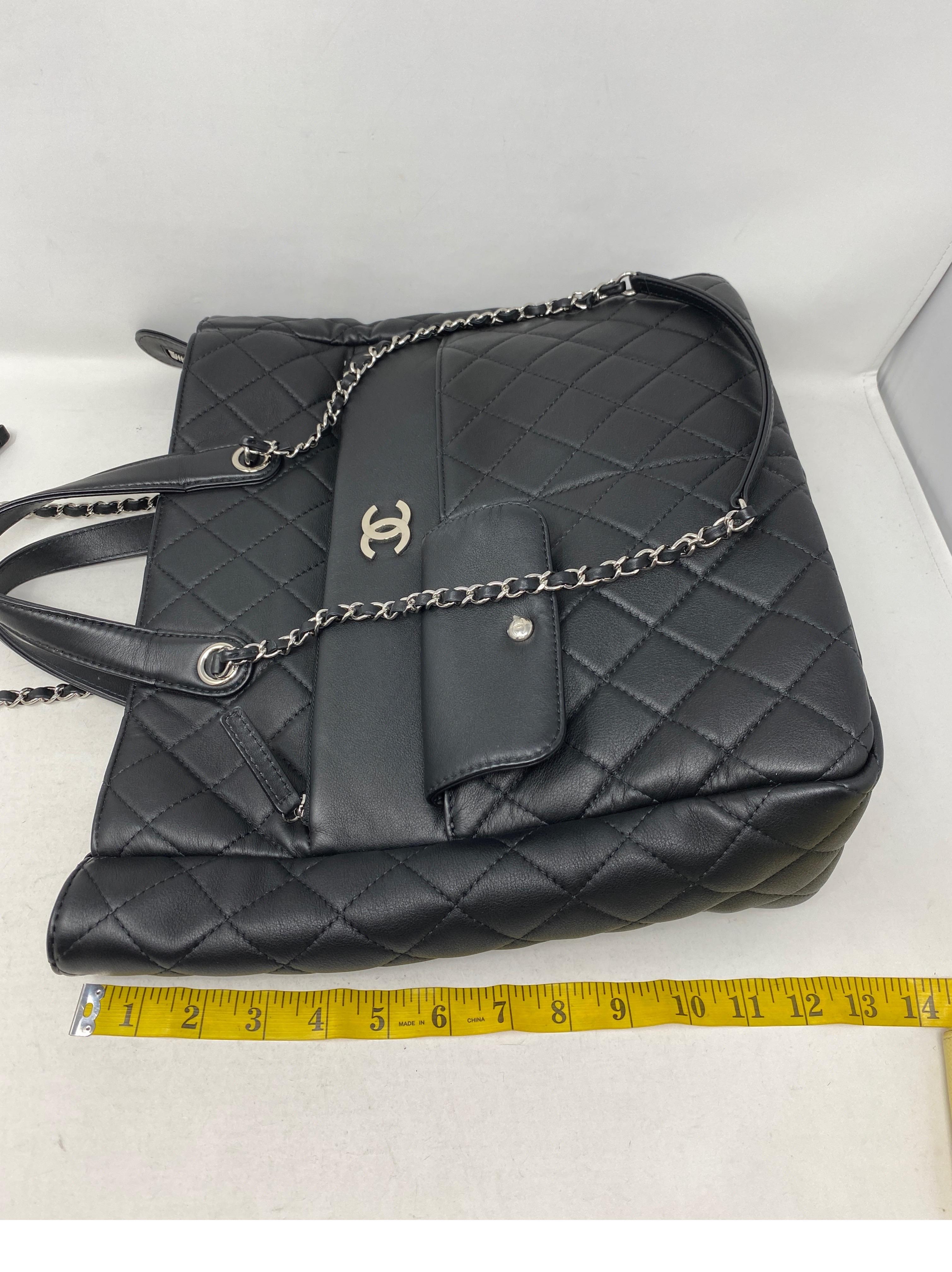 Chanel Schwarze Tragetasche 12