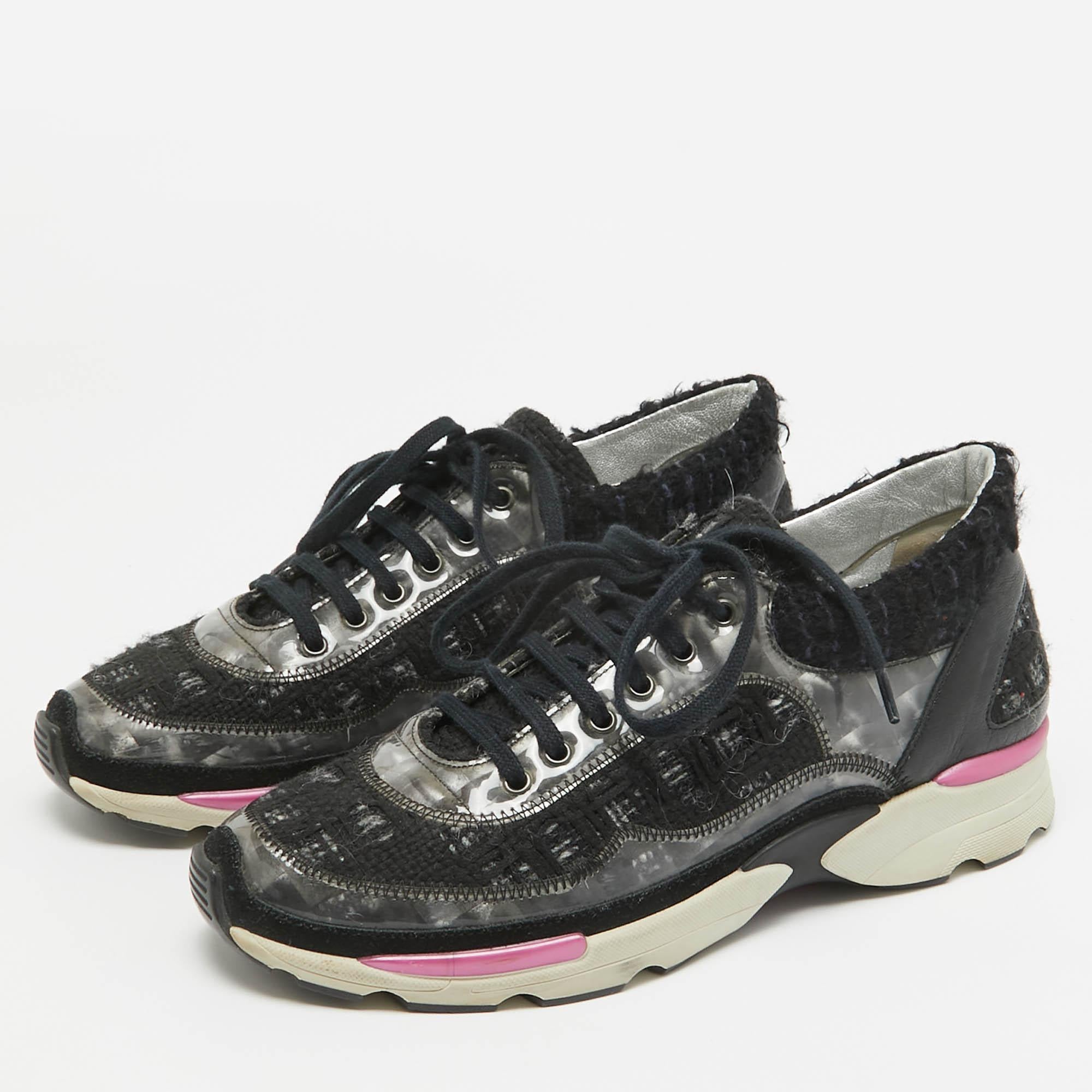 Elevate your footwear game with these designer sneakers. Combining high-end aesthetics and unmatched comfort, these sneakers are a symbol of modern luxury and impeccable taste.