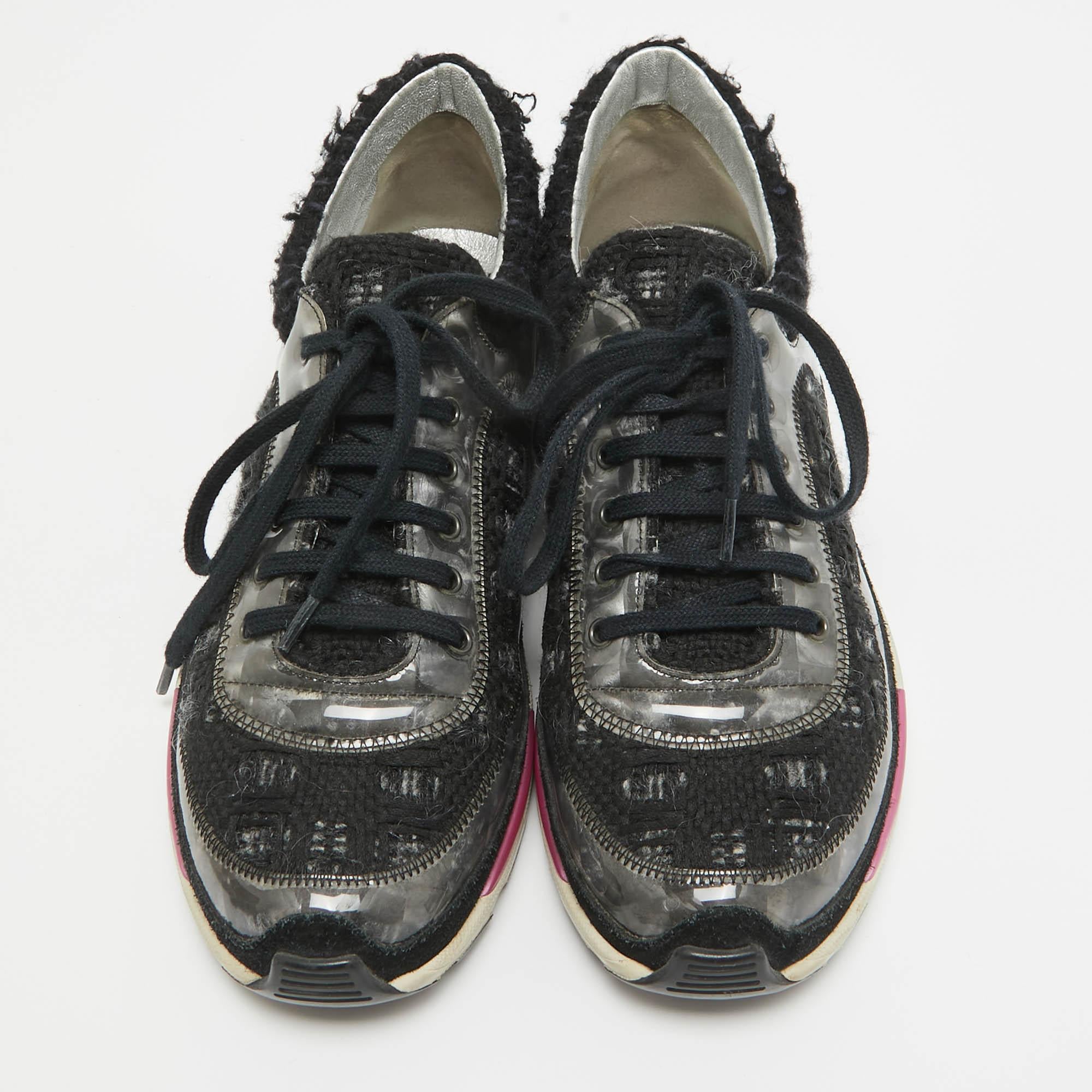 Chanel Black/Transparent Tweed and PVC Interlocking CC Logo Sneakers Size 37 In Good Condition In Dubai, Al Qouz 2