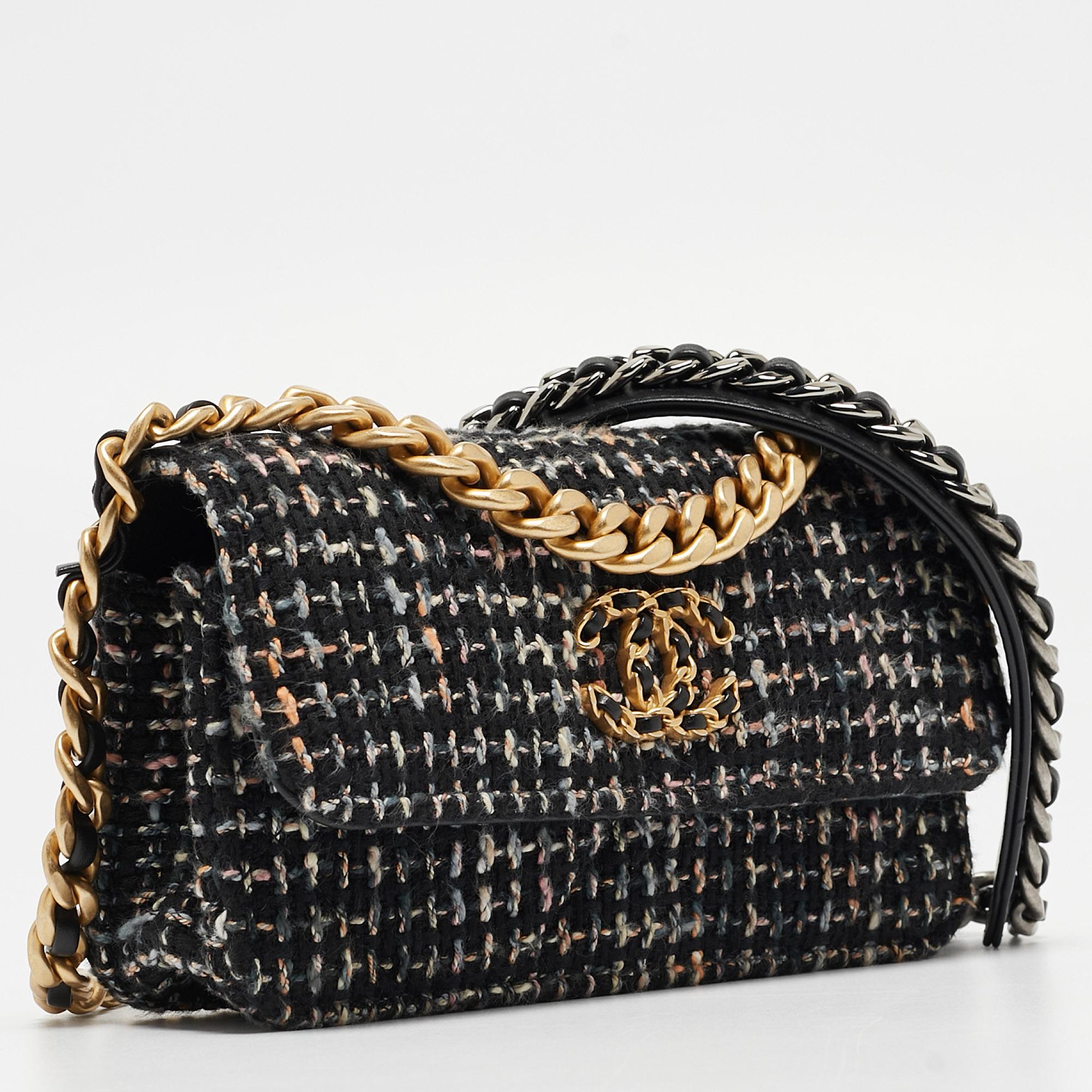 Chanel Black Tweed 19 WOC Bag For Sale 10