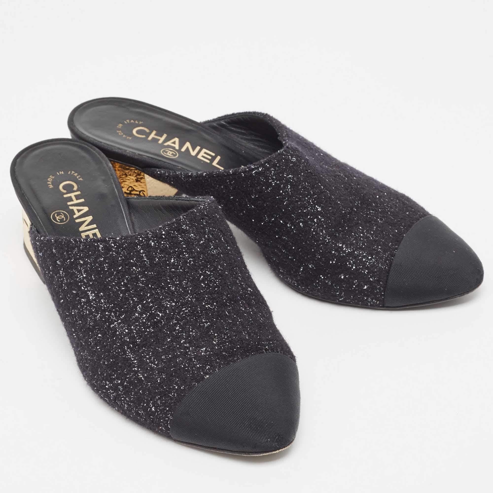 Chanel Black Tweed and Fabric Cap Toe Block Heel Mules Size 38 In Good Condition In Dubai, Al Qouz 2