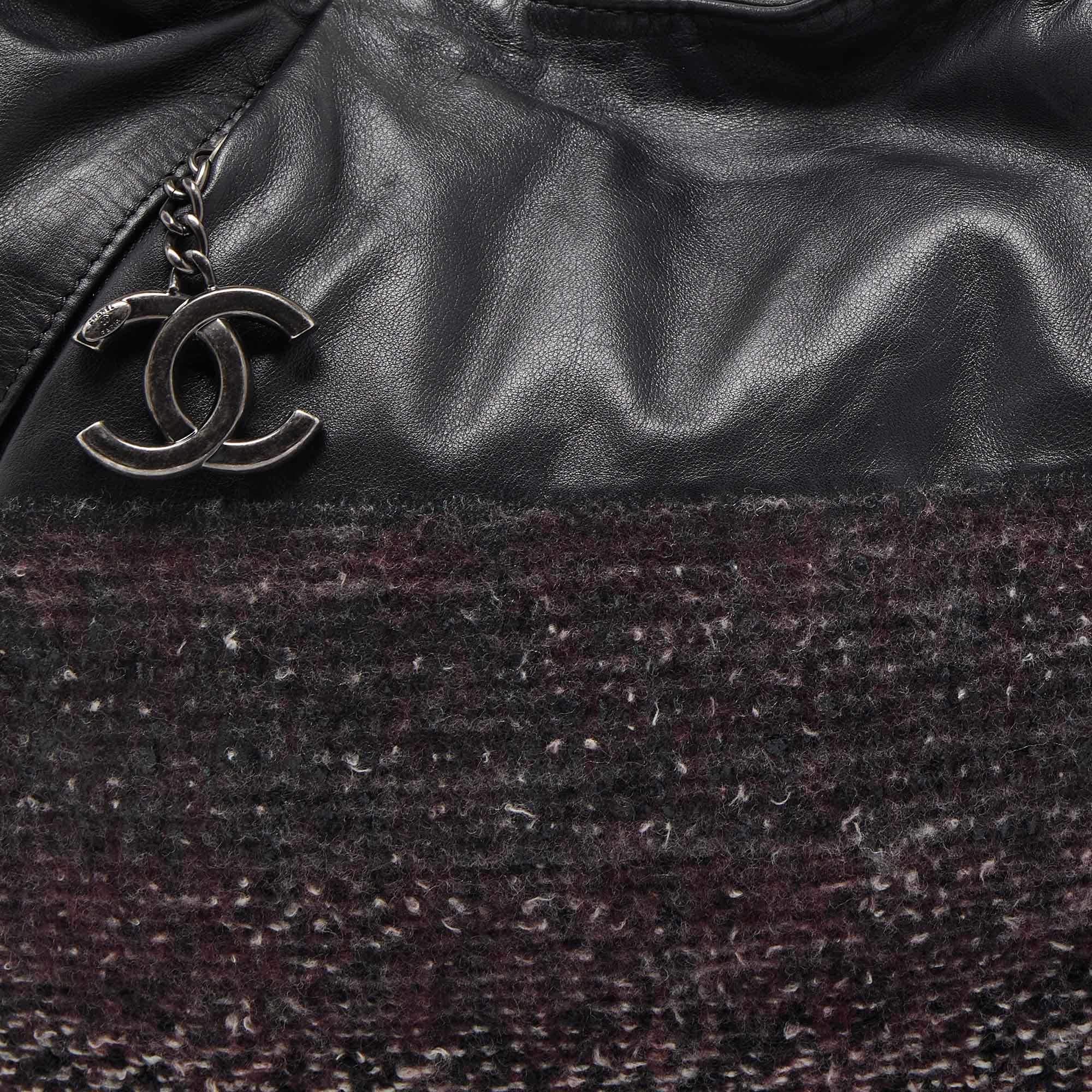 Chanel Black Tweed and Leather Coco Pleats Hobo 8
